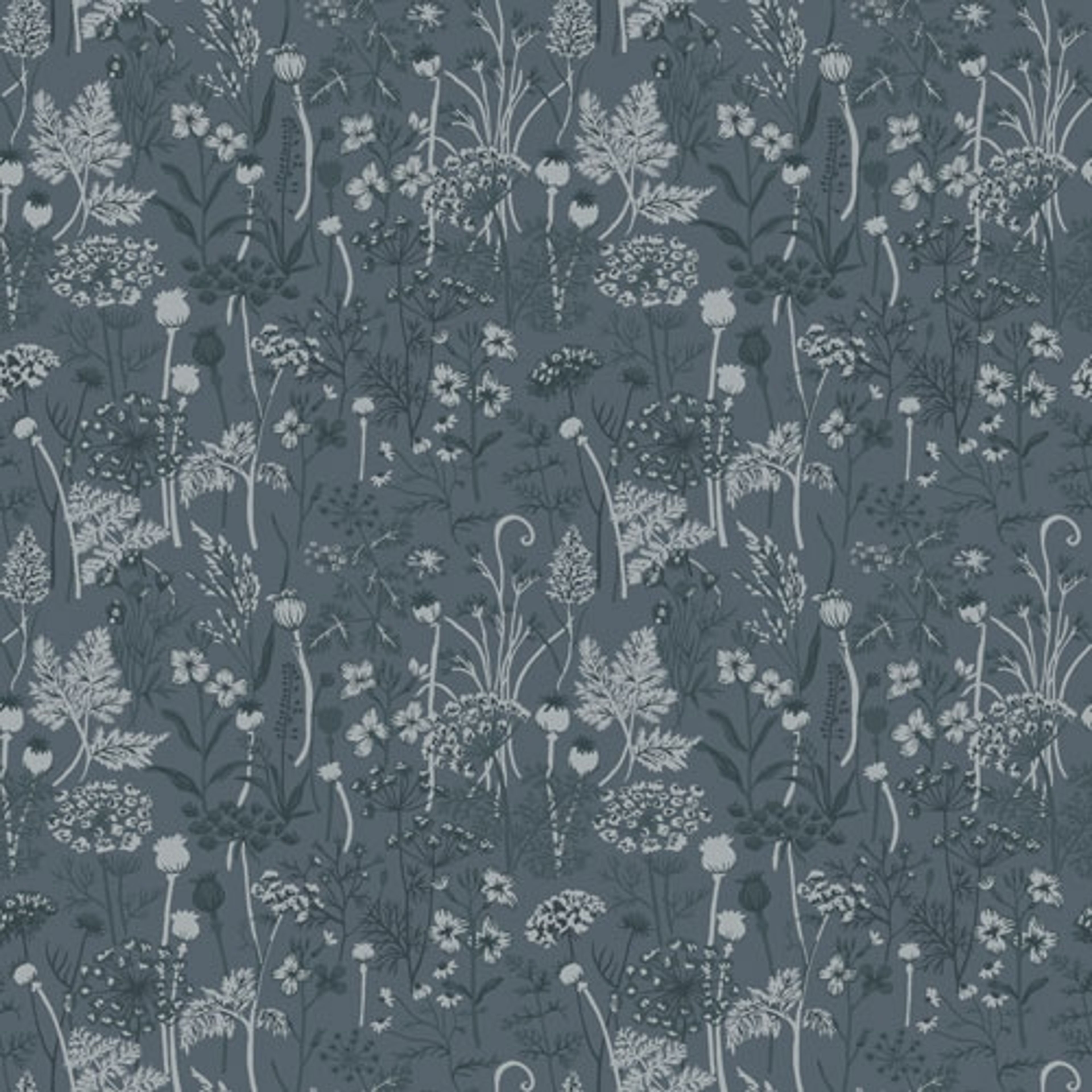 Dara tapet från Midbec med botaniskt mönster i blå. Från kollektionen Havsblick. Nonwoven-material med rak passning.