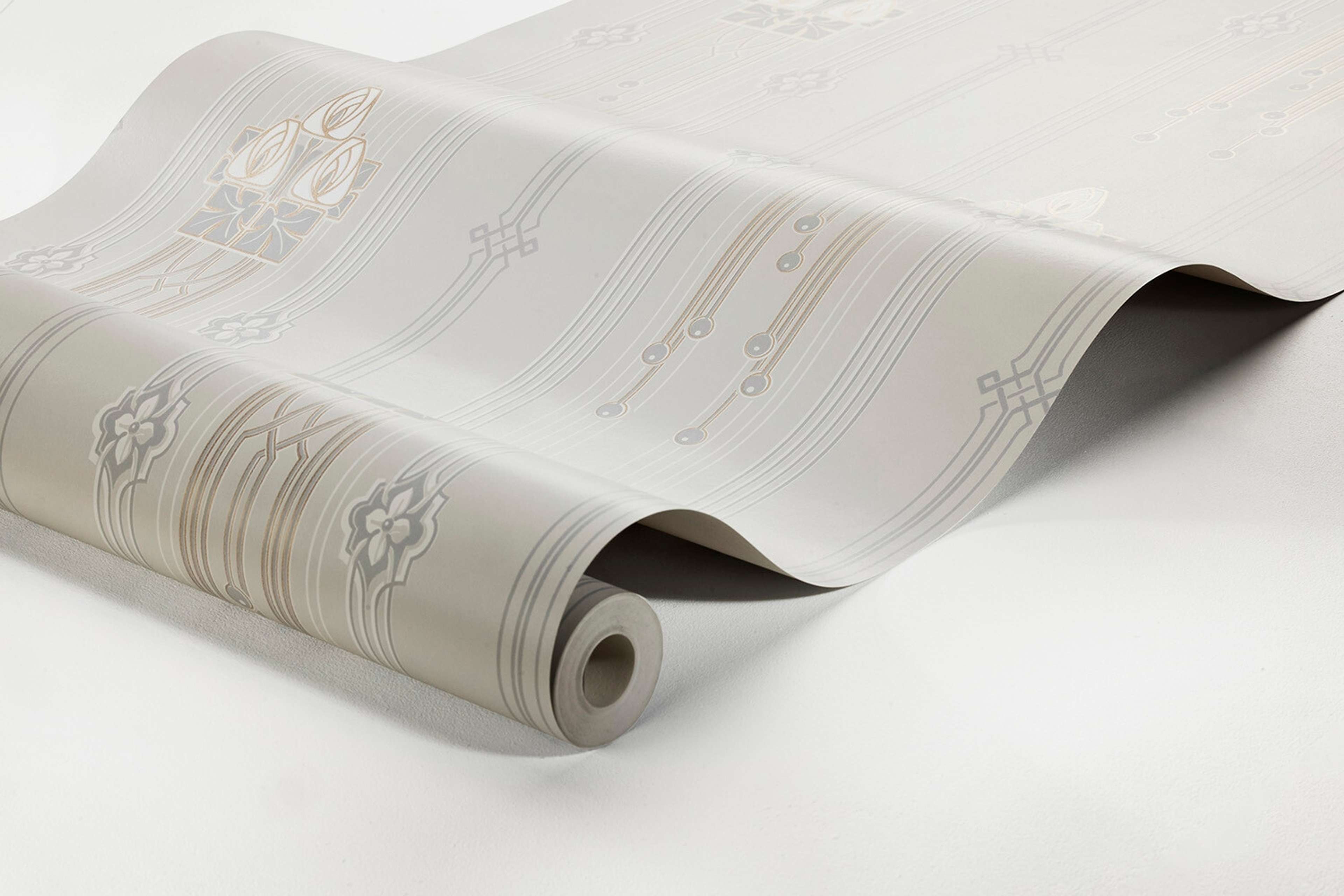 Villastan tapet med blommigt mönster i grå. Från kollektionen Alla Tiders Hus. Nonwoven-material med rak passning. Passar i vardagsrum, matsal och kök.