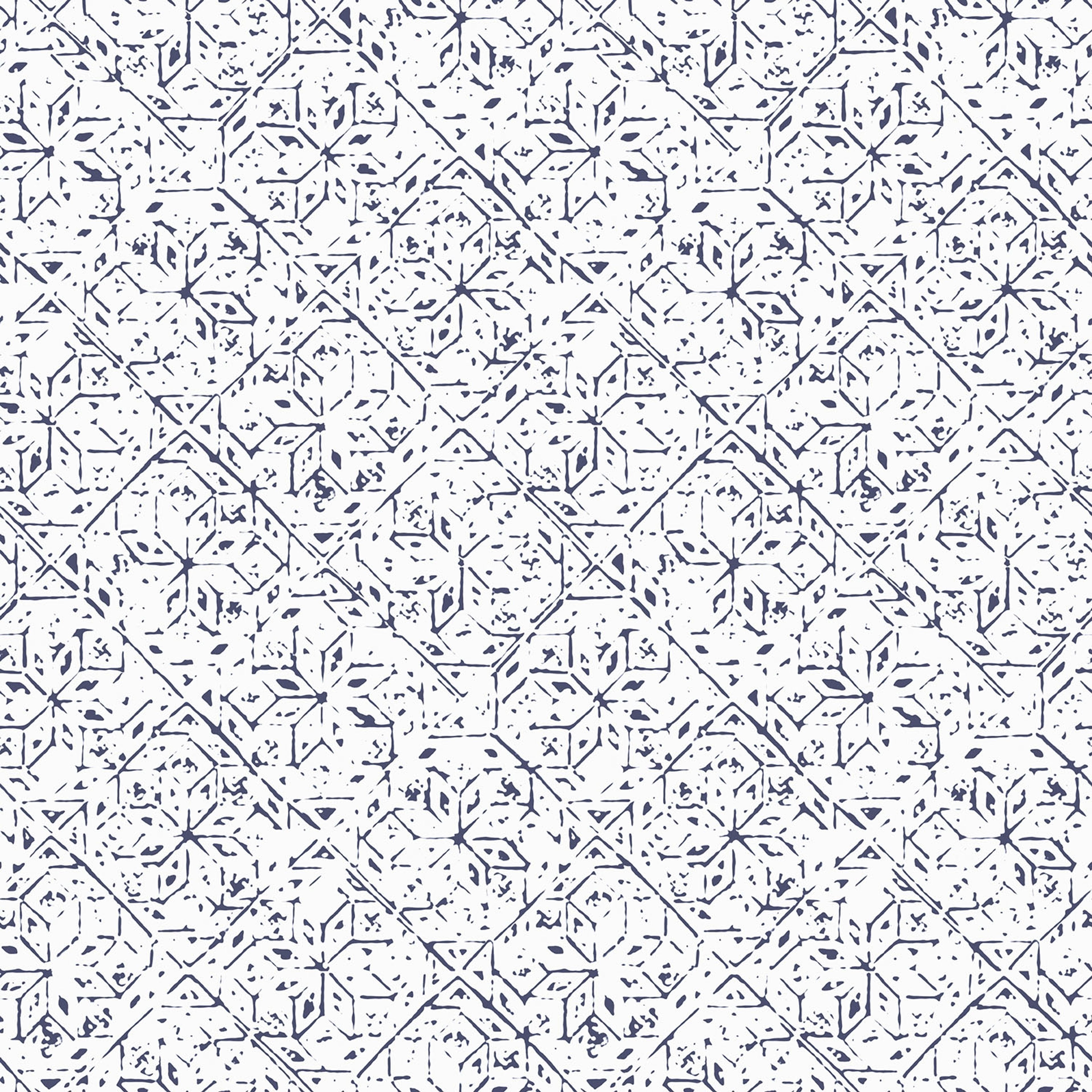 Tangier Tile tapet i vit och blå tapet med grafiskt mönster i vit. Från kollektionen bazaar. Nonwoven-material med rak passning. Passar i vardagsrum och matsal.