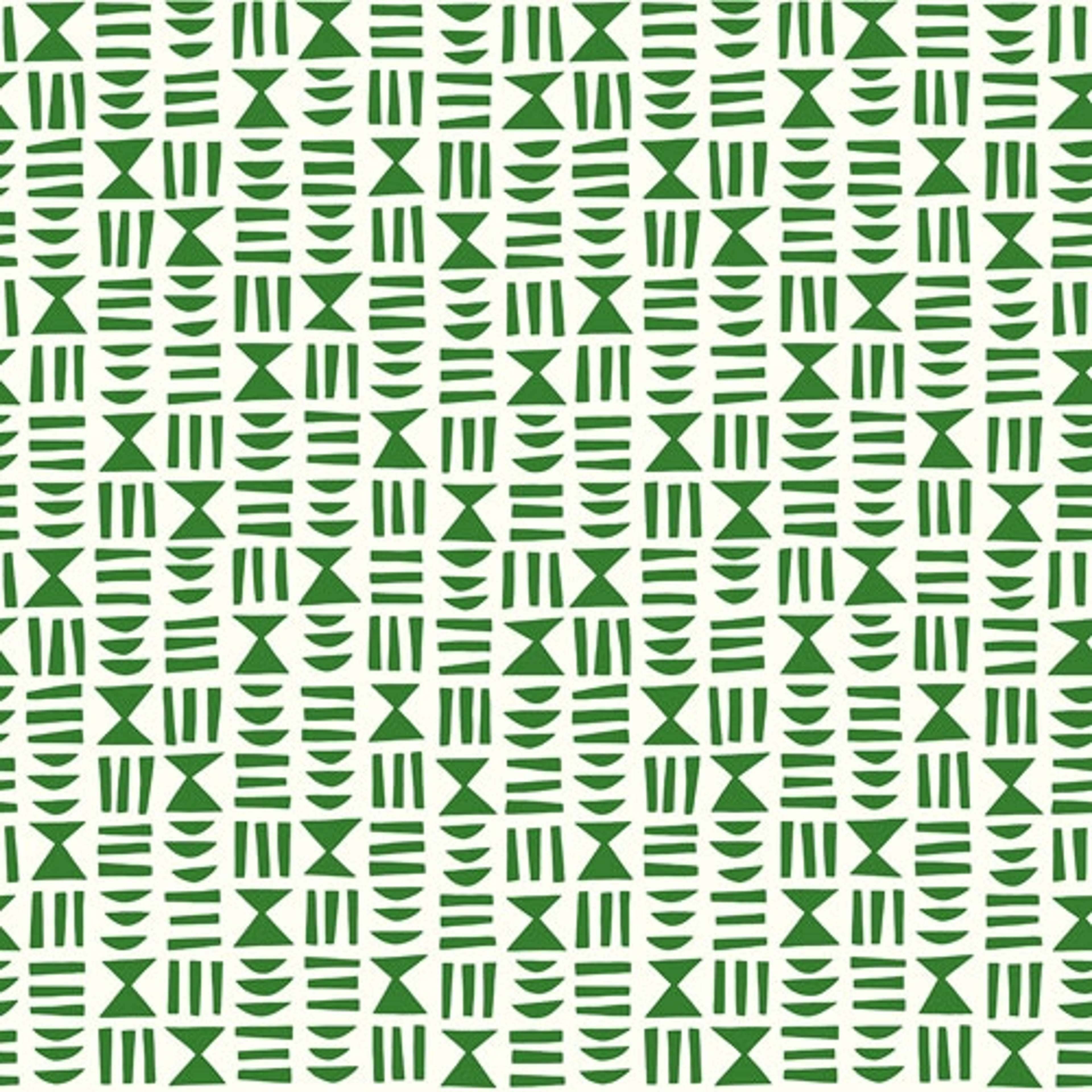 Heiroglyph Kew tapet från Midbec med grafiskt, retro mönster i vit. Från kollektionen Kinfolk. Nonwoven-material med rak passning.