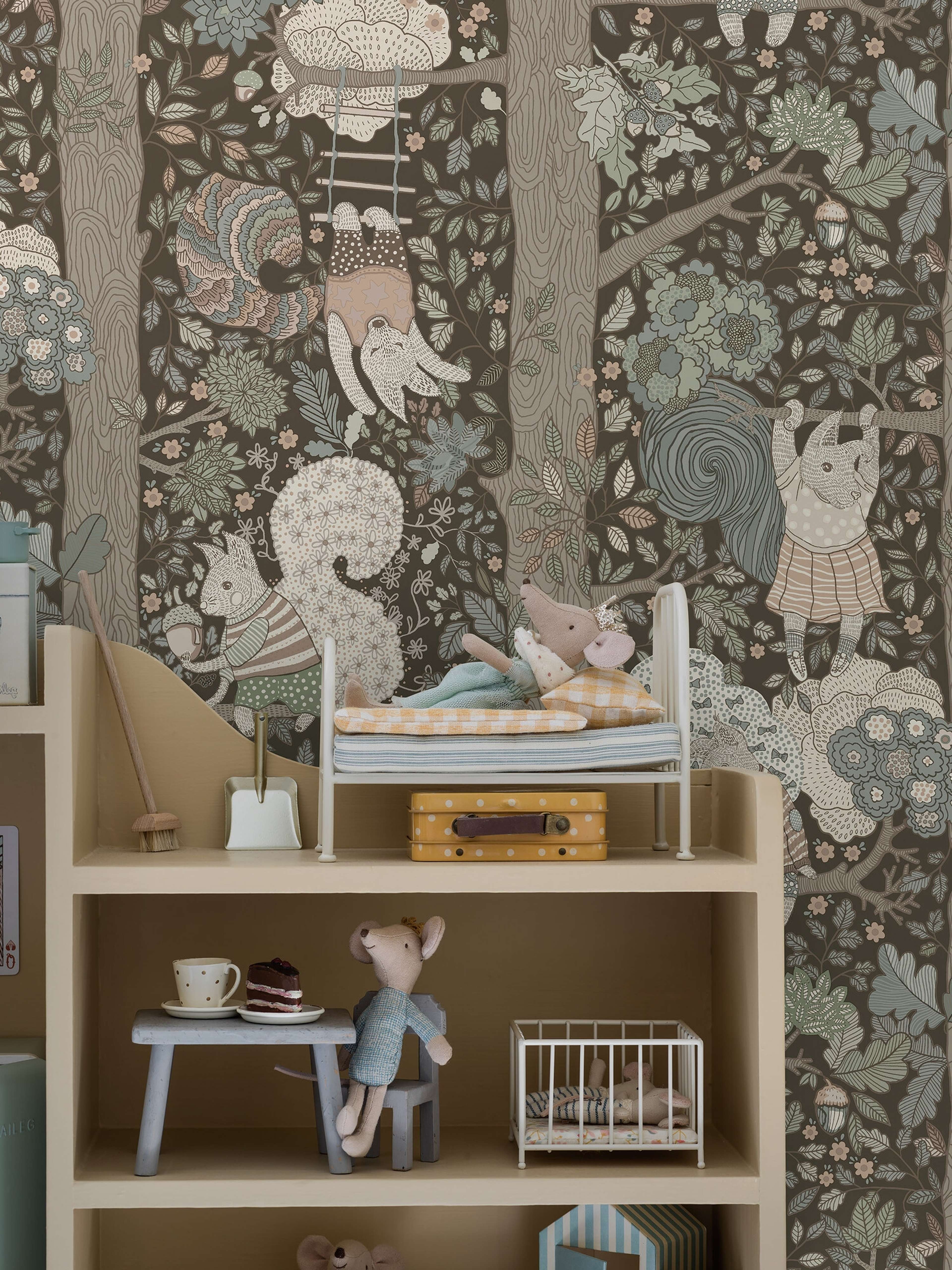 Charlie från Boråstapeter i svart och multifärg. Från kollektionen Scandinavian Designers Mini.