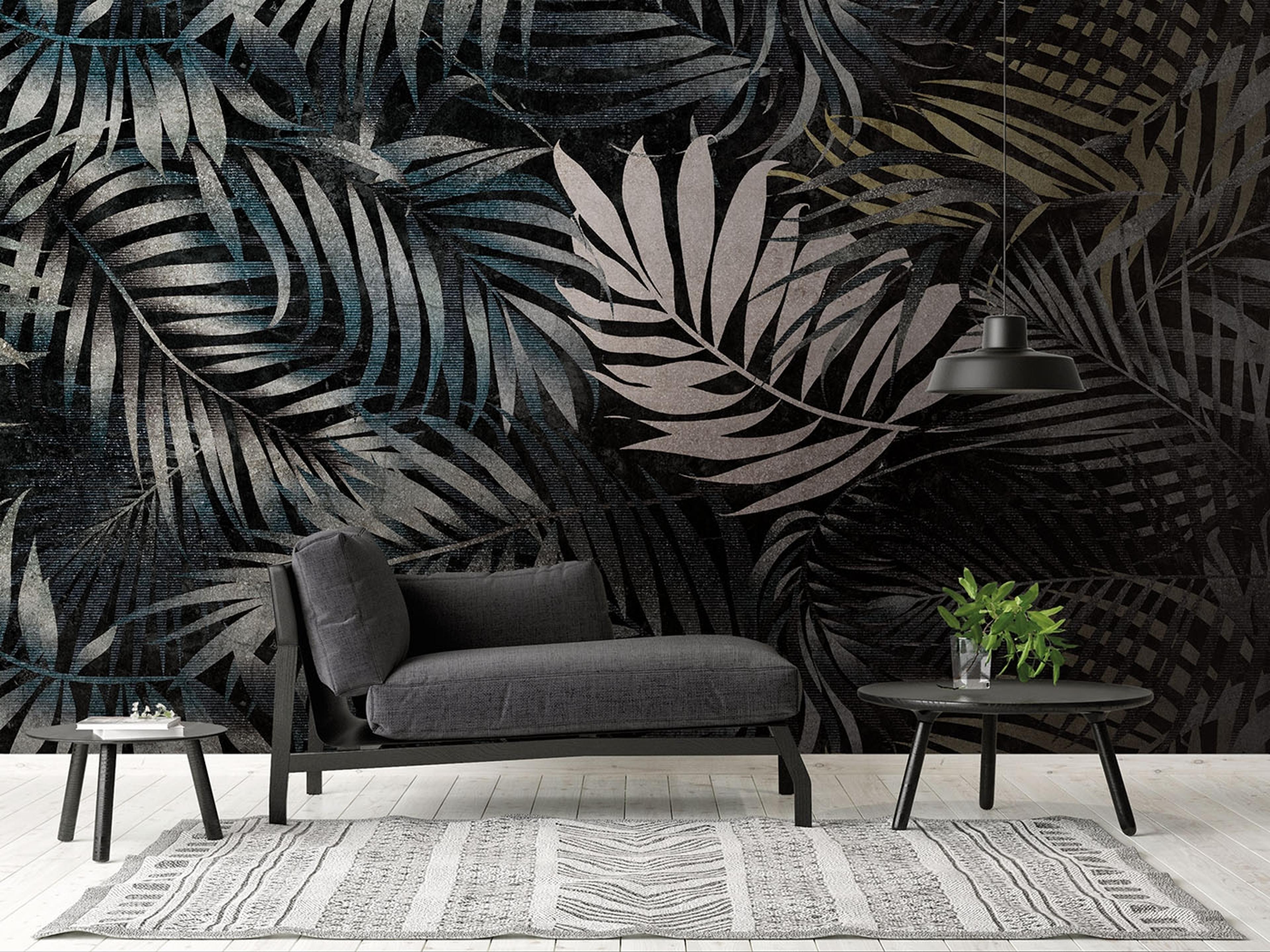 Botanic & Jungle tapet med botaniskt mönster i svart. Från kollektionen The Wall. Nonwoven-material. Passar i vardagsrum och matsal.