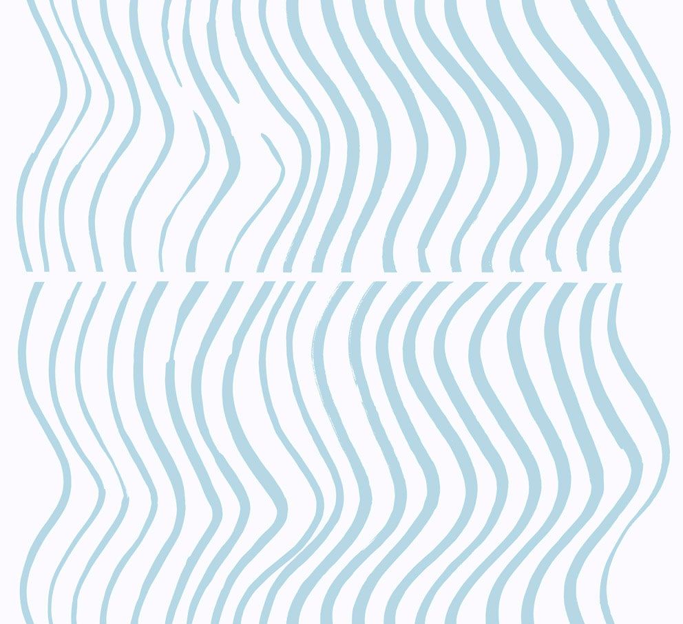 Silkkikuikka tapet med randigt mönster i vit. Från kollektionen Marimekko 6. Nonwoven-material med rak passning.