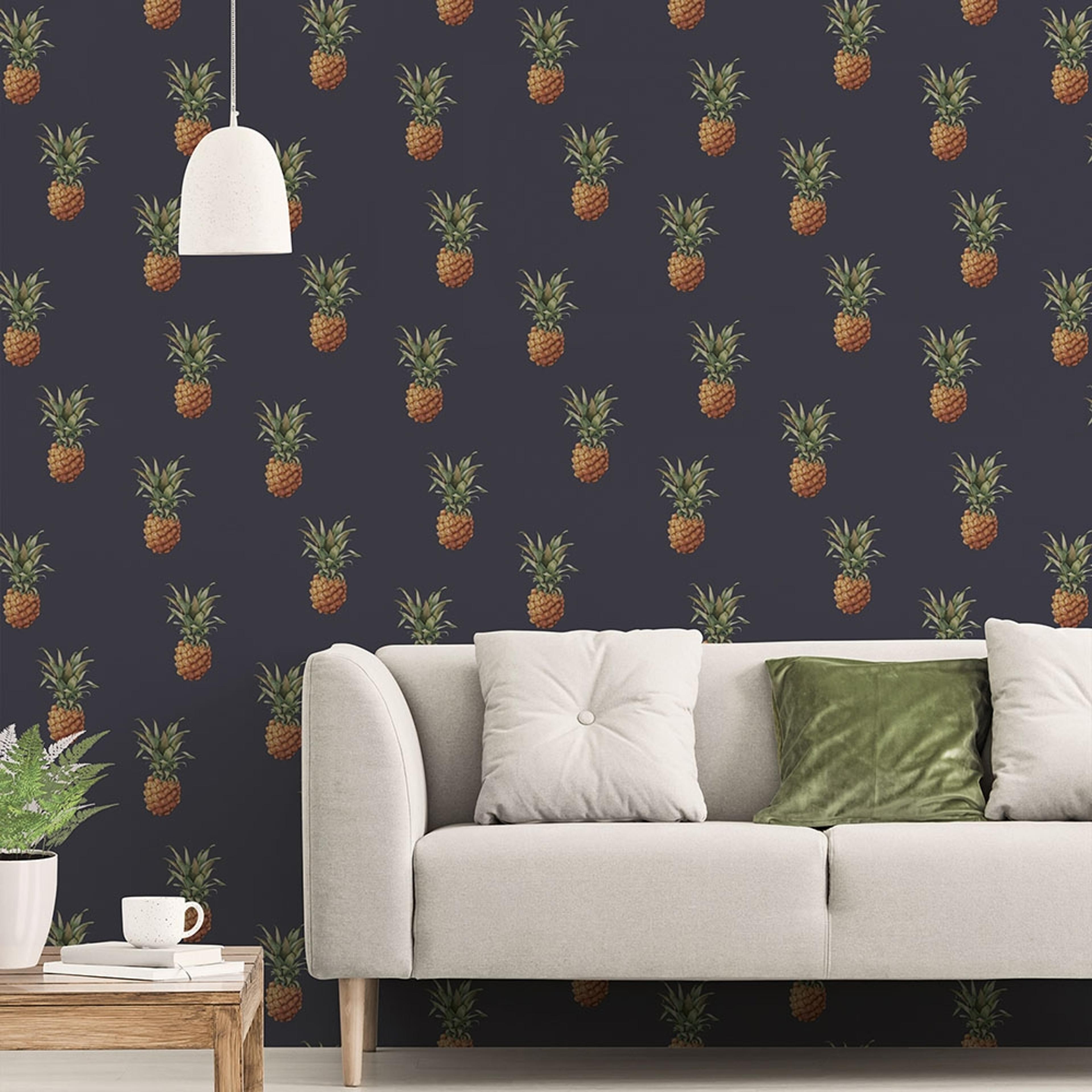 Pineapples tapet i blå. Från kollektionen Just Kitchens. Nonwoven-material med förskjuten passning.