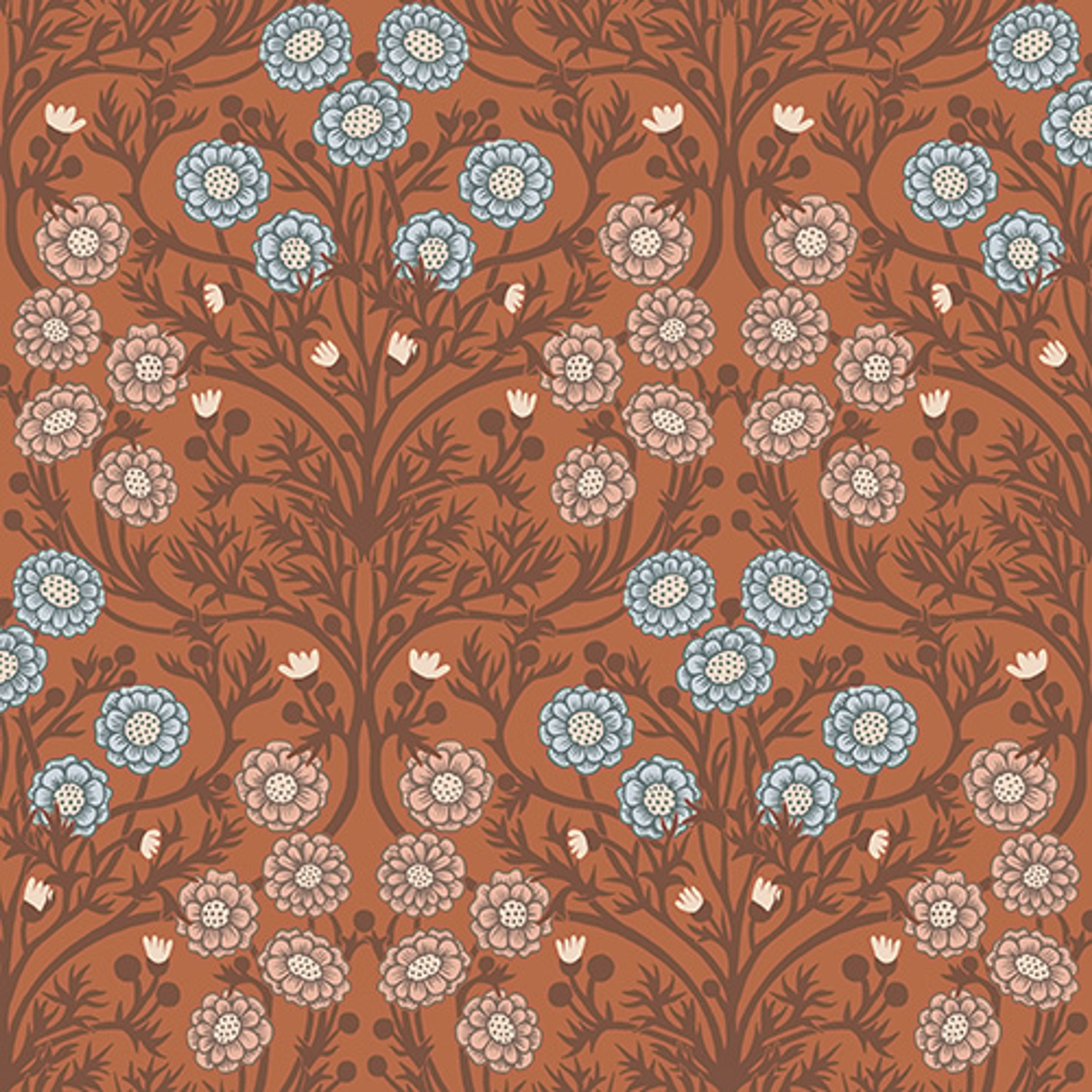 Bellis små blommor, rödorange tapet från Midbec med blommigt mönster i röd. Från kollektionen Ekbacka. Nonwoven-material med förskjuten passning.