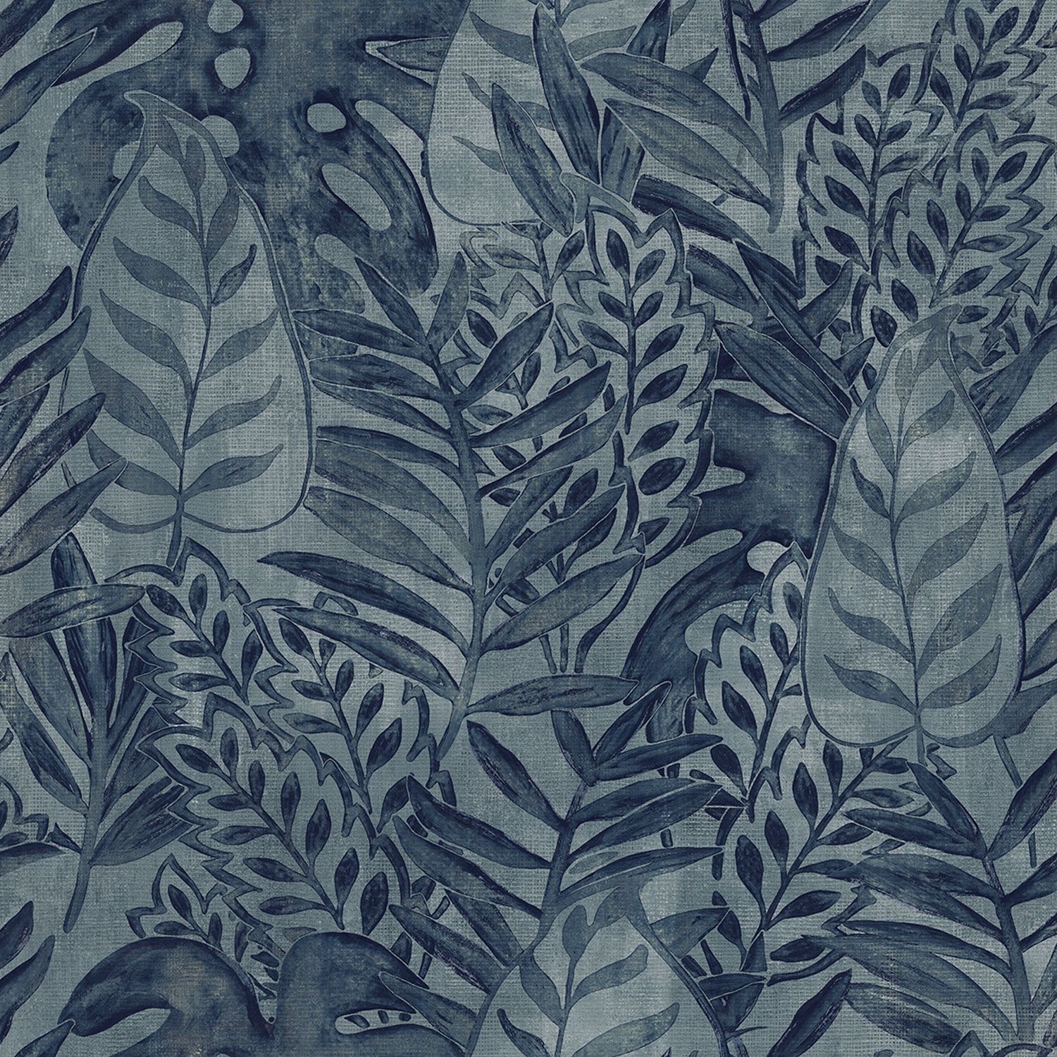Tropical Allover tapet med botaniskt mönster i blå. Från kollektionen Tahiti. Nonwoven-material med förskjuten passning. Passar i vardagsrum, matsal och hall.