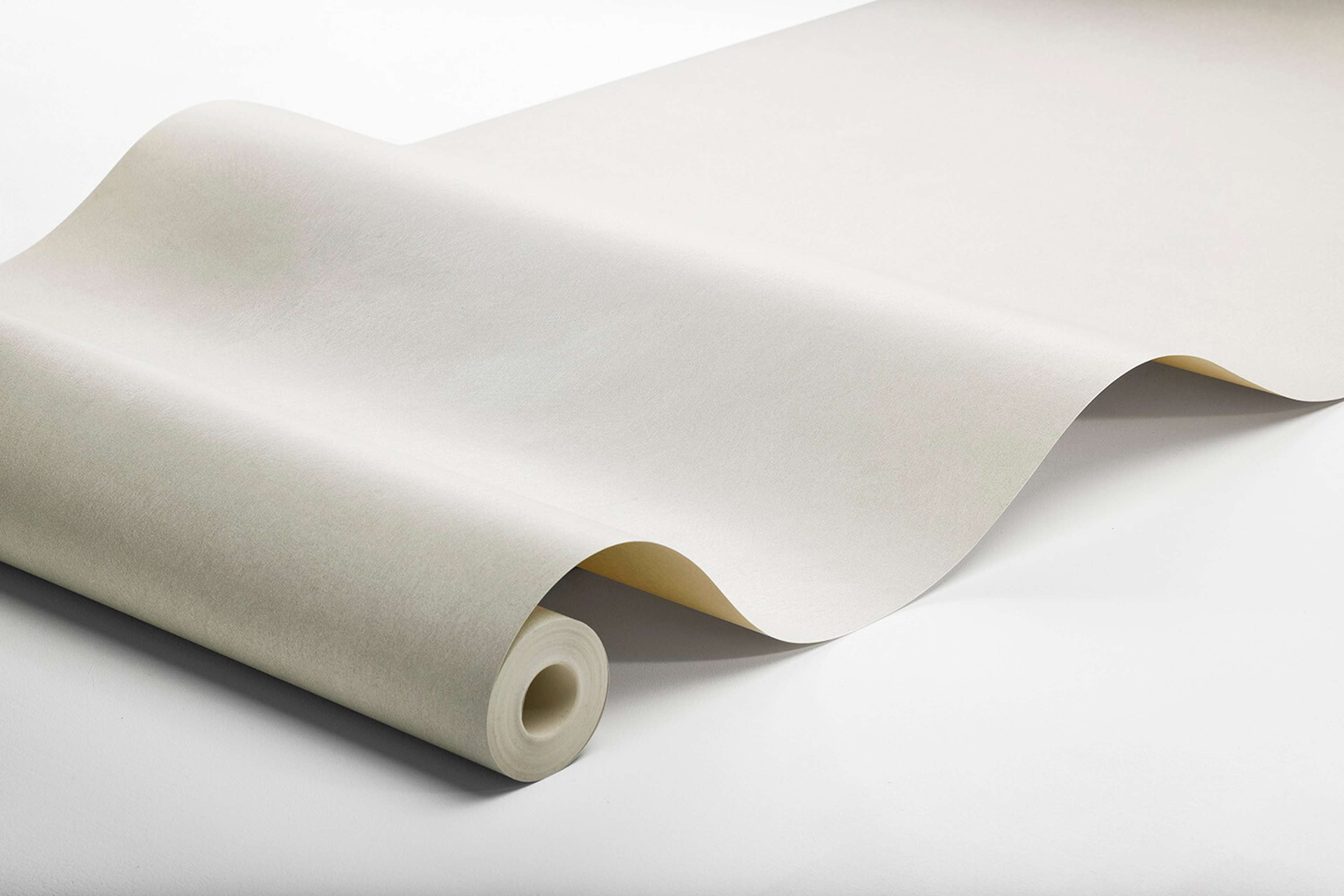 Shades Muscovite tapet enfärgad i grå. Från kollektionen shades. Nonwoven-material. Passar i hall.