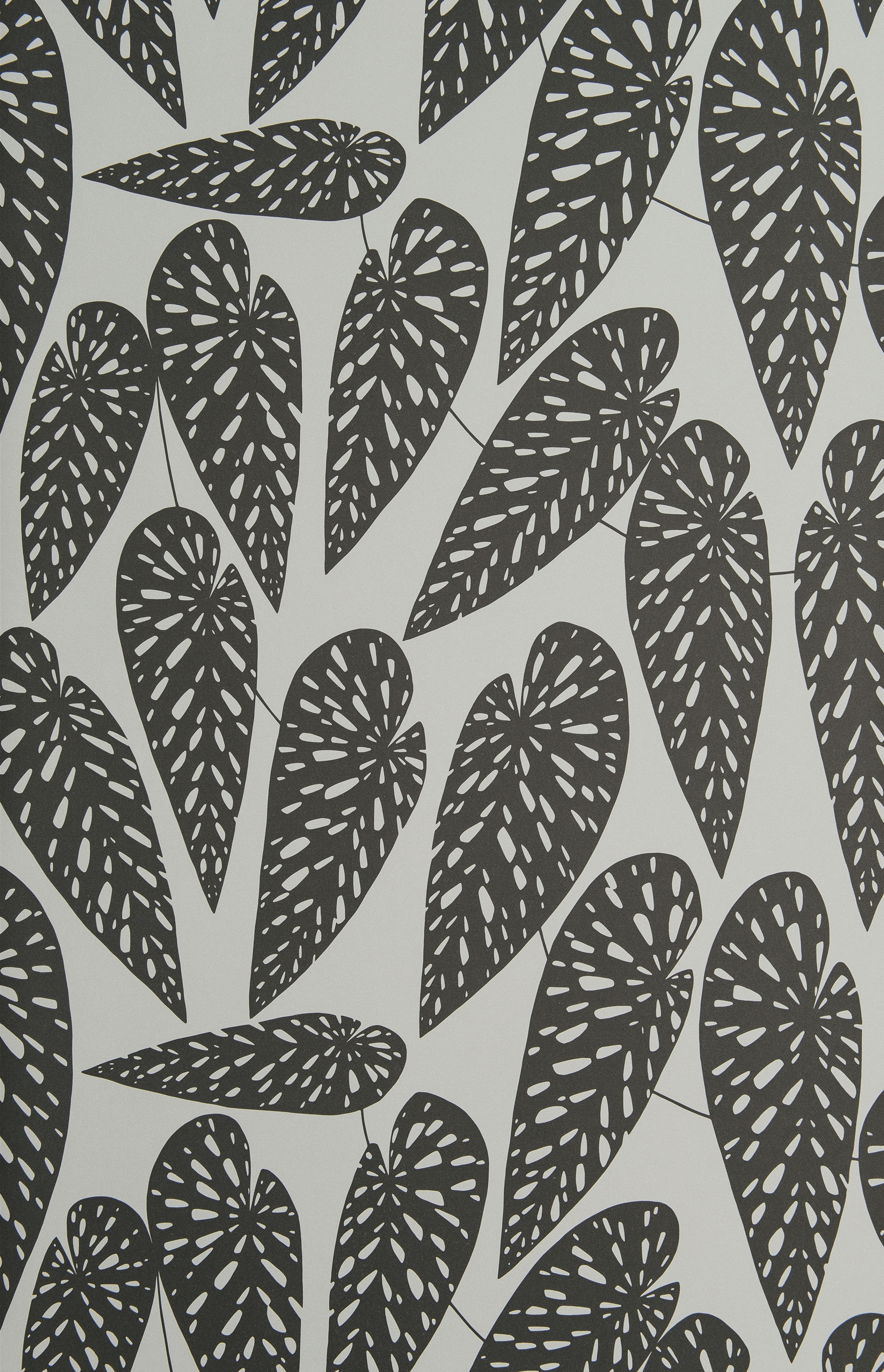 Jungle tapet från Midbec med botaniskt mönster i grå och blå. Från kollektionen Seven Sisters. Nonwoven-material med förskjuten passning. Vintage, country-stil.