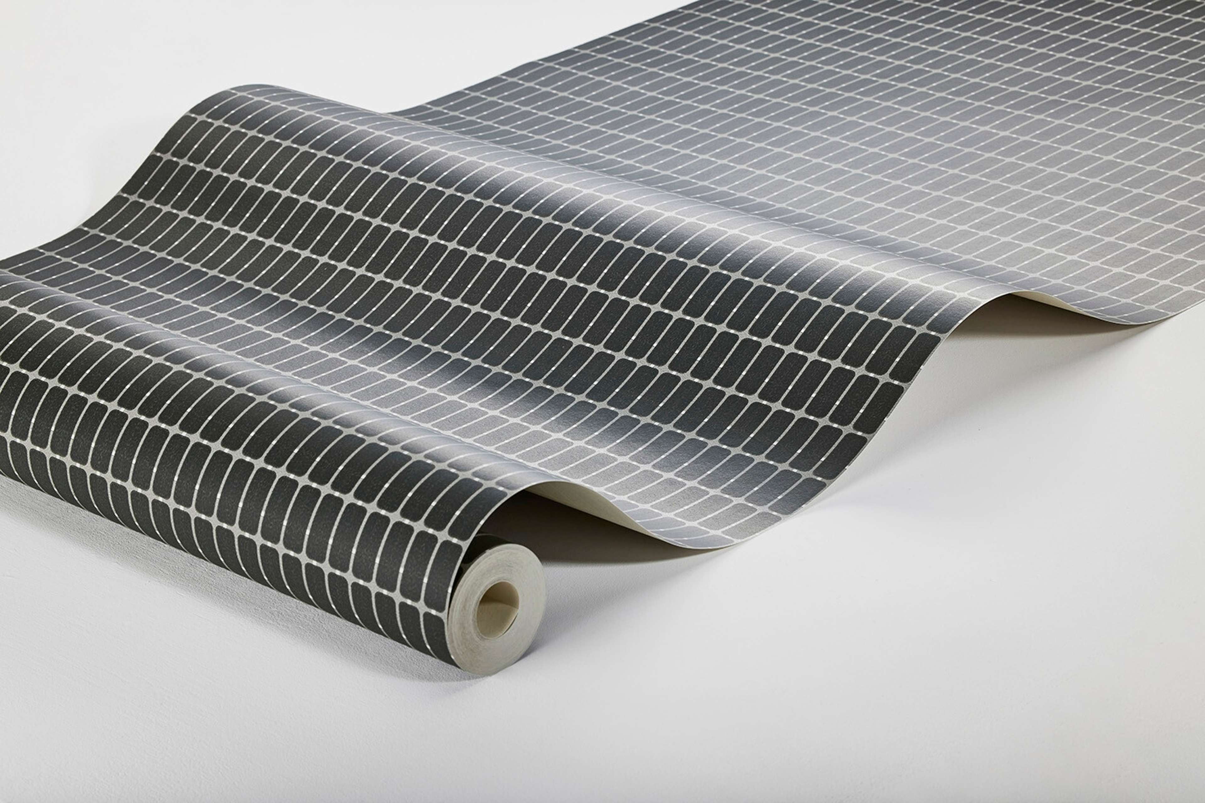 Alvar Aalto M.I.T tapet med rutigt, retro mönster i svart. Från kollektionen Scandinavian Designers III. Nonwoven-material med rak passning.