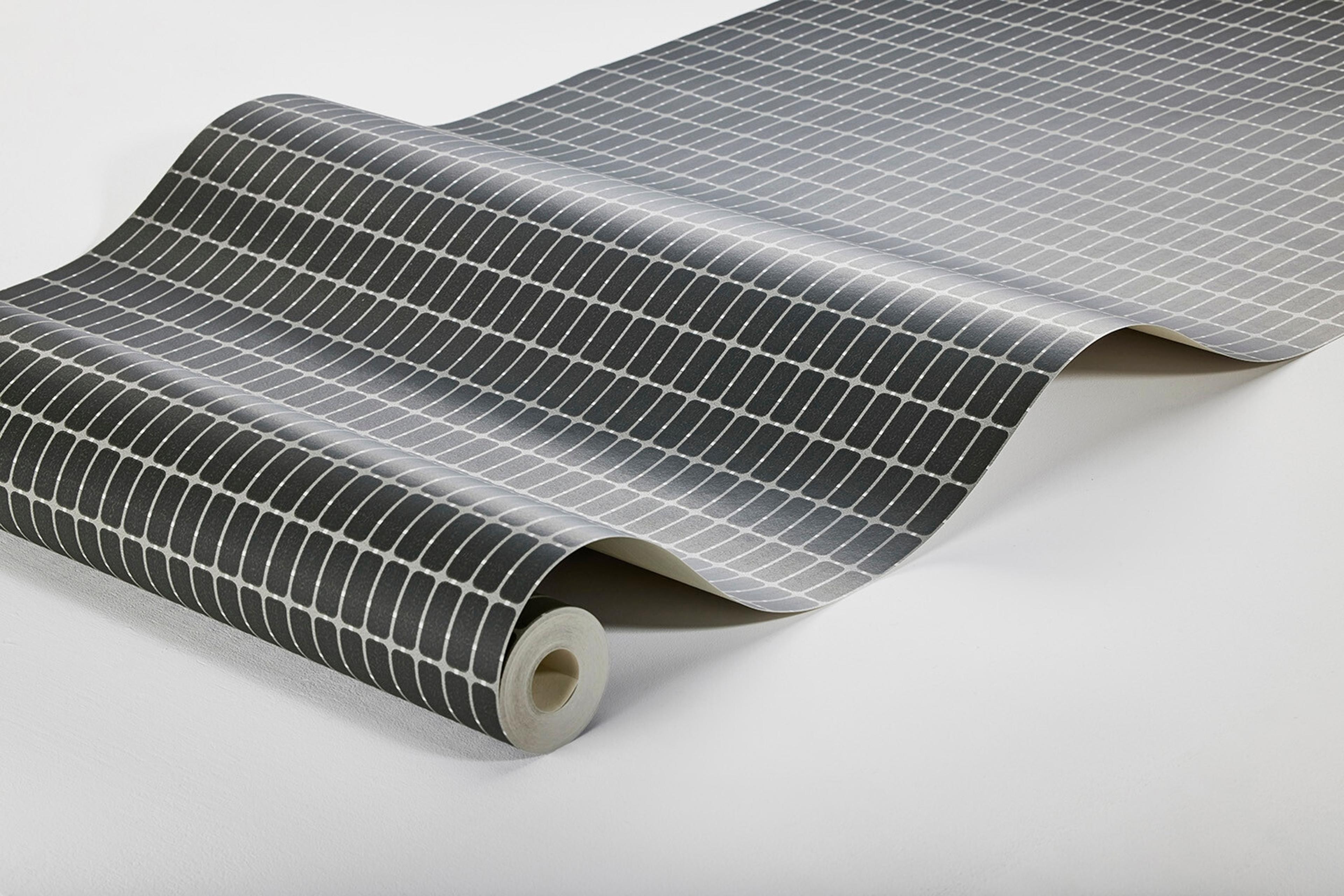 Alvar Aalto M.I.T tapet med rutigt, retro mönster i svart. Från kollektionen Scandinavian Designers III. Nonwoven-material med rak passning.