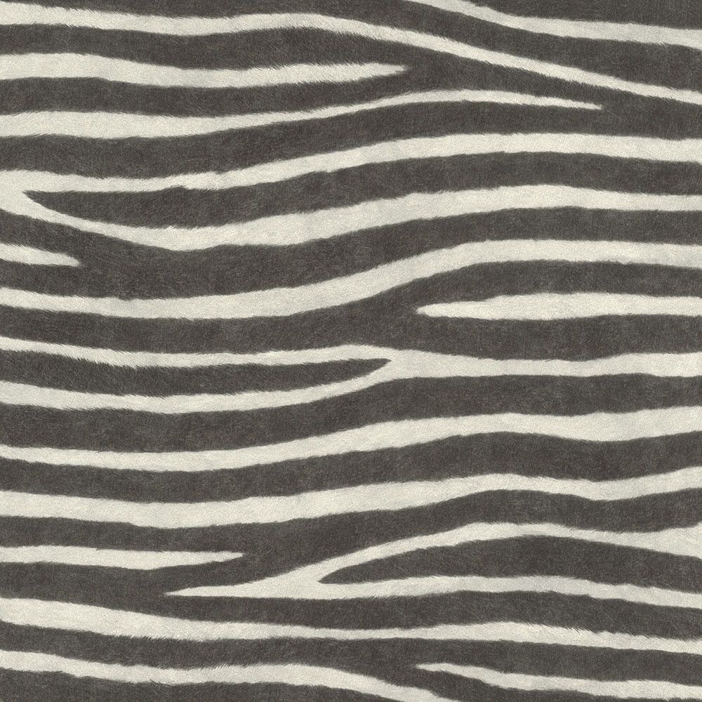 Serengeti 751727 tapet med djur mönster i vit och svart. Från kollektionen Serengeti. Nonwoven-material med förskjuten passning. Passar i vardagsrum och matsal.