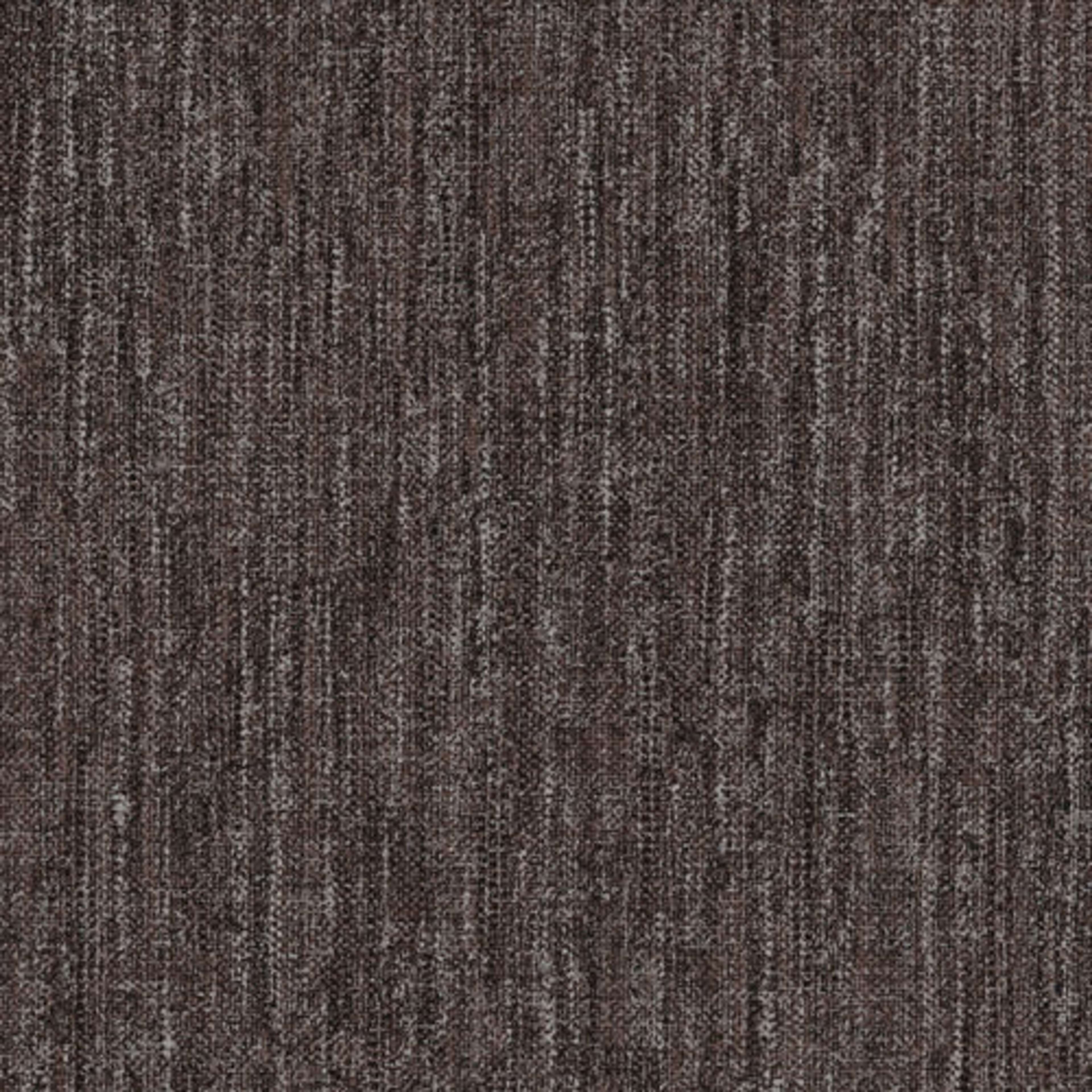 Uba Coconut tapet tapet från Midbec med prickigt mönster i brun. Från kollektionen Tribute. Nonwoven-material. Passar i vardagsrum, matsal och hall.