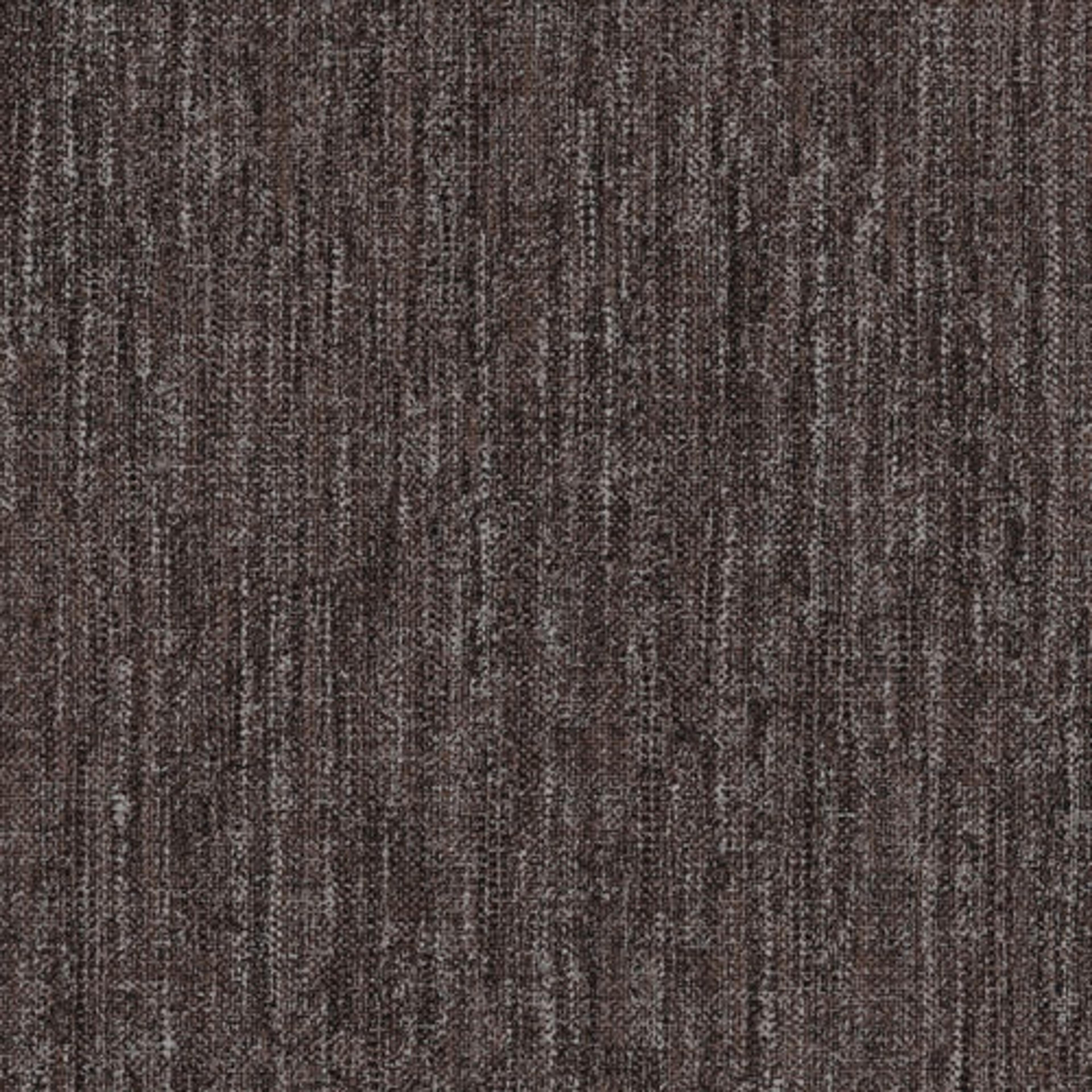 Uba Coconut tapet tapet från Midbec med prickigt mönster i brun. Från kollektionen Tribute. Nonwoven-material. Passar i vardagsrum, matsal och hall.