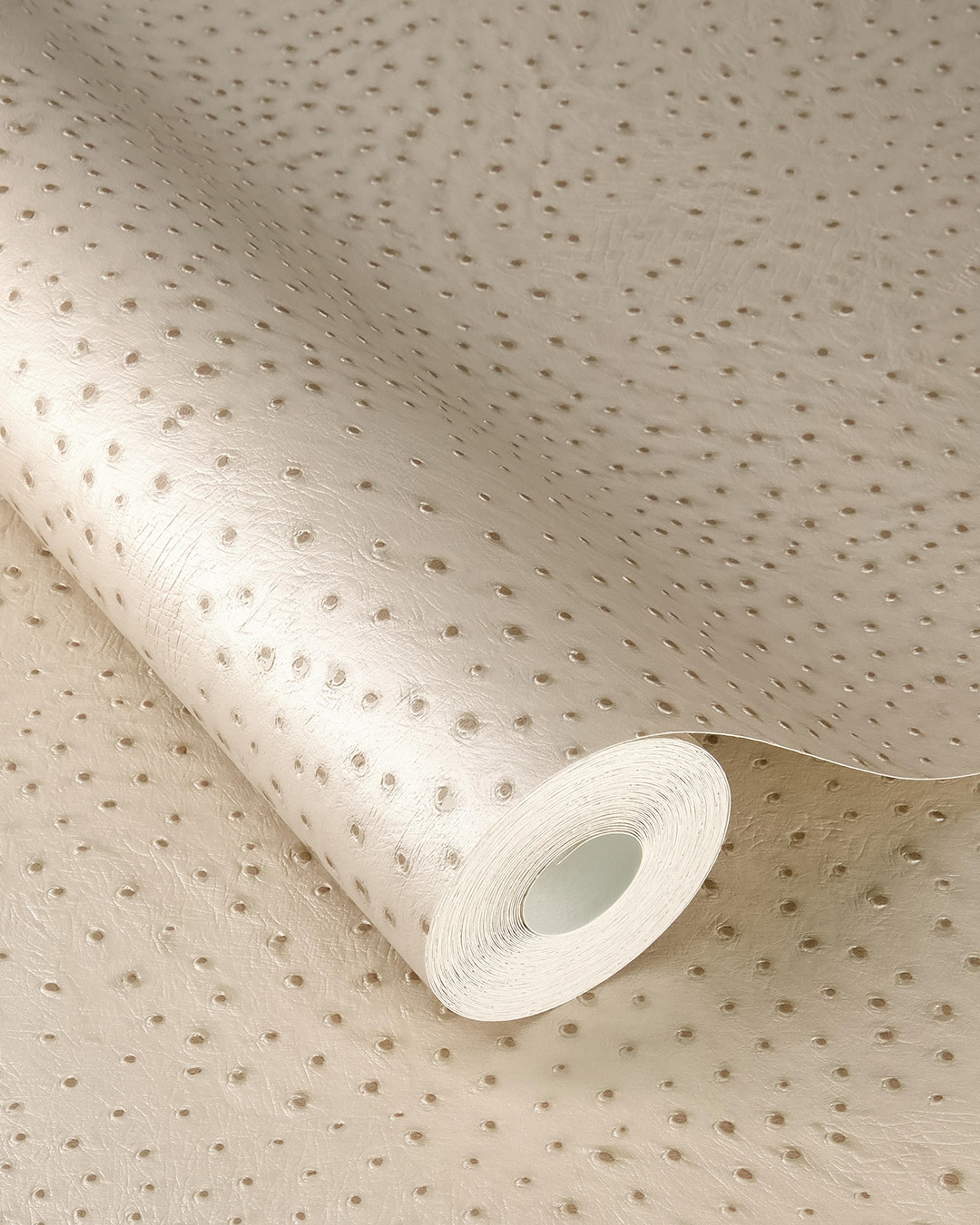 Serengeti 751512 tapet med djur mönster i beige. Från kollektionen Serengeti. Nonwoven-material med rak passning. Passar i vardagsrum och matsal.