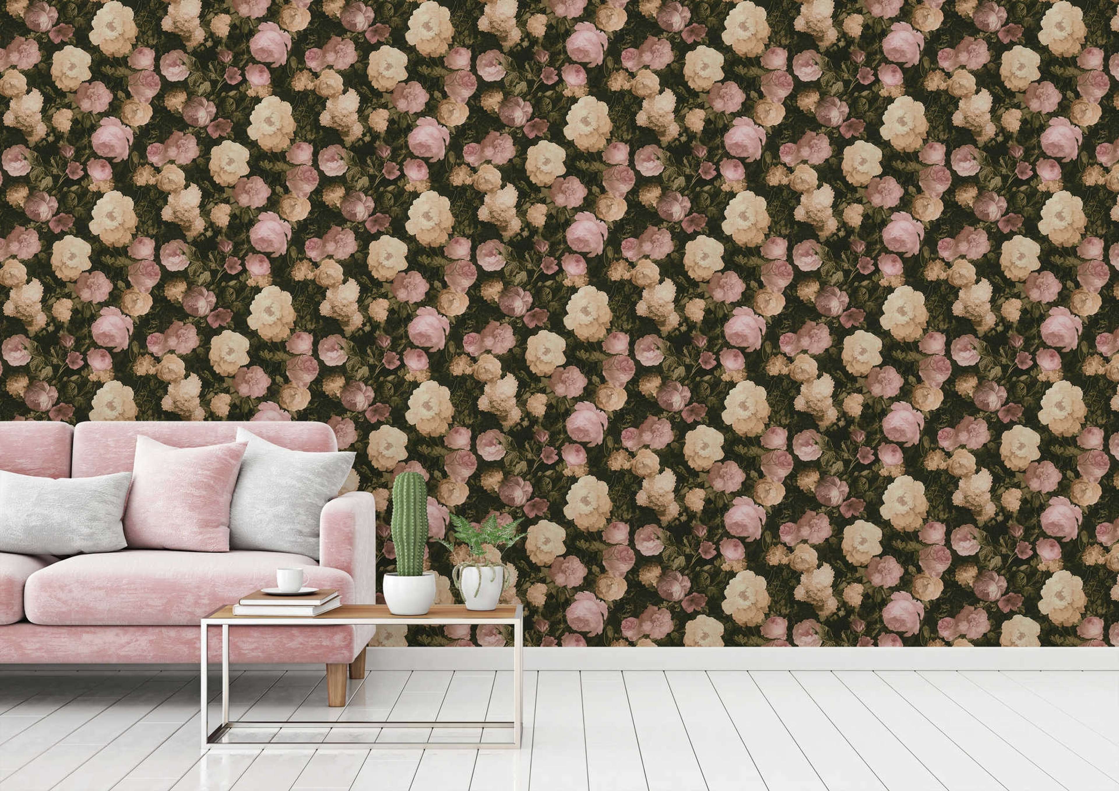 Flower, strukturtapet i grön och rosa tapet med blommigt mönster i grön. Från kollektionen history of art. Nonwoven-material med förskjuten passning. Passar i vardagsrum och matsal.