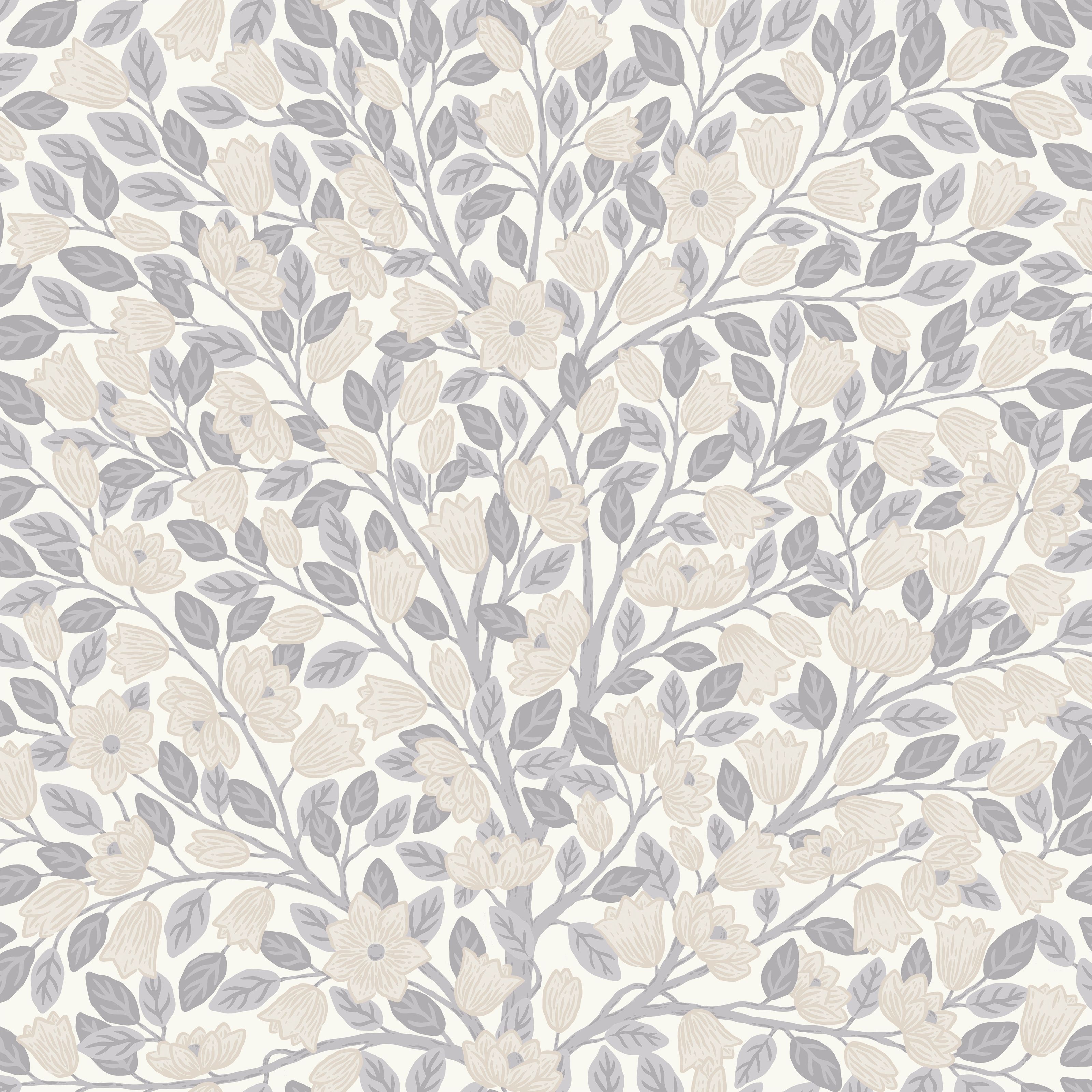 Klara o Tove magnolia ljusgrå, tapet tapet med blommigt mönster i grå. Från kollektionen Klara o Tove. Nonwoven-material med förskjuten passning. Passar i vardagsrum, sovrum och hall.