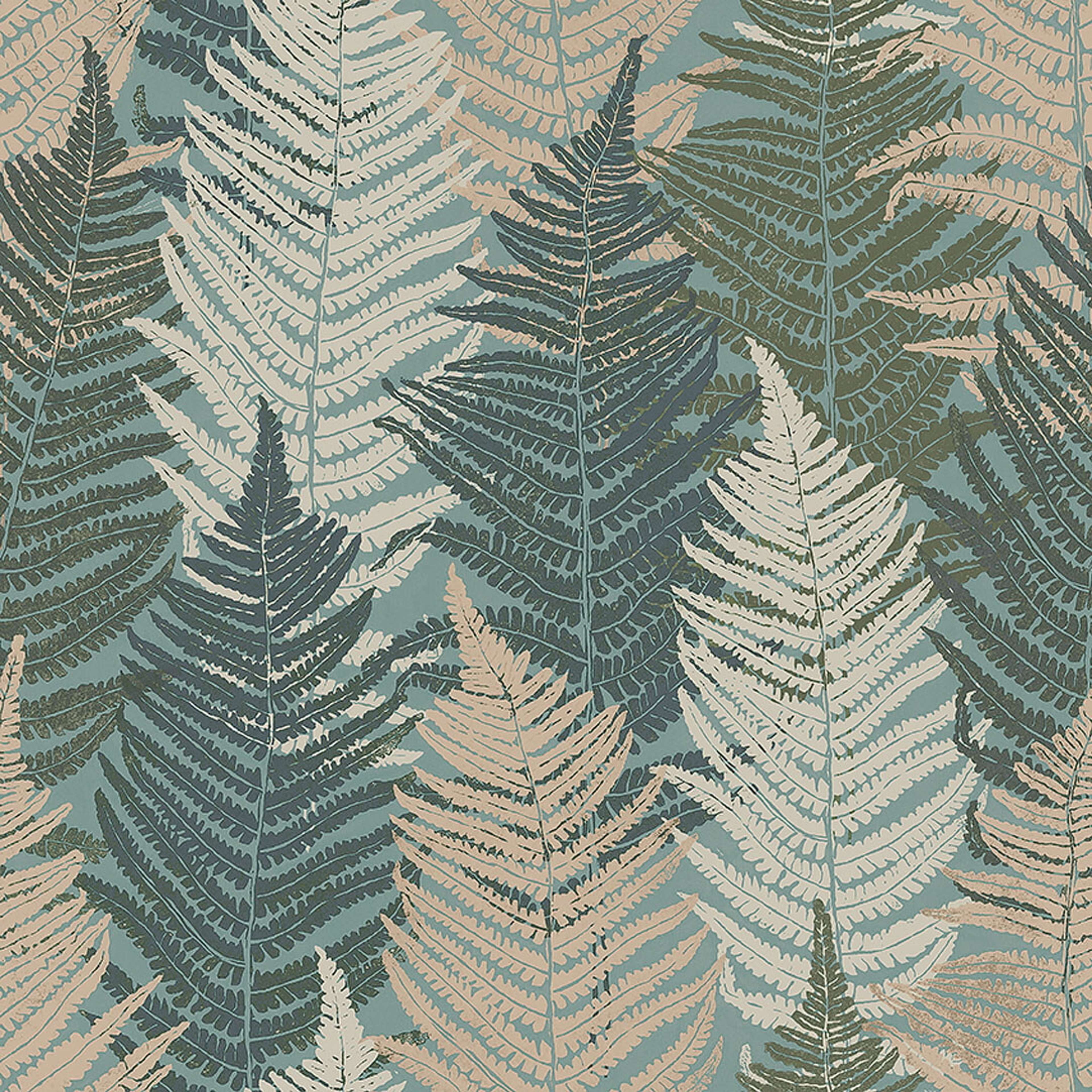 Fern Forest tapet från Boråstapeter med botaniskt mönster i grön. Från kollektionen Woodland. Nonwoven-material med rak passning. Passar i vardagsrum, sovrum och hall.
