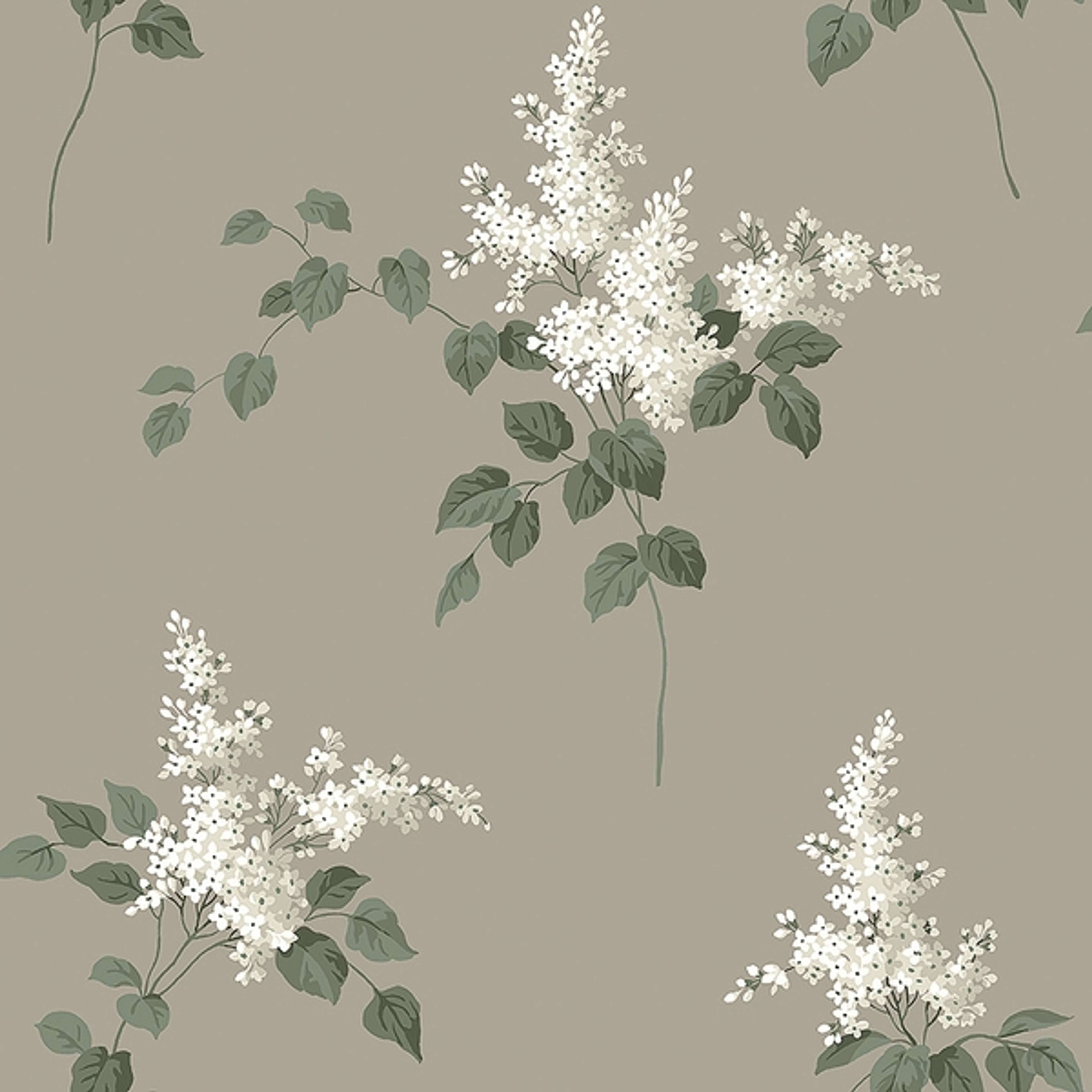 Lilacs tapet från Boråstapeter med blommigt mönster i brun. Från kollektionen Falsterbo III. Nonwoven-material med förskjuten passning.