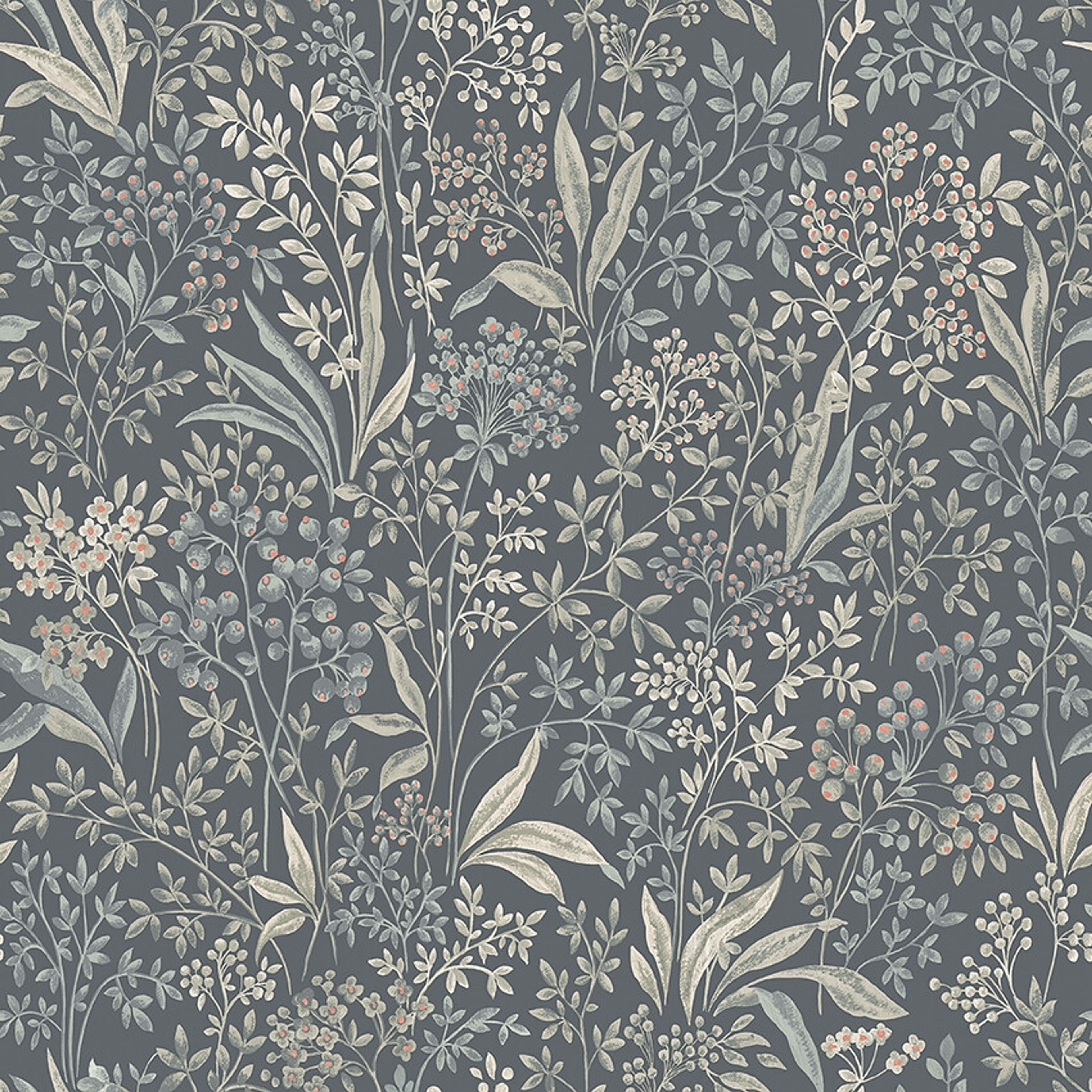 Nocturne slingrande bladverk, gråblå tapet med botaniskt mönster i grå och blå. Från kollektionen Vårt Arkiv. Nonwoven-material med rak passning. Country-stil.