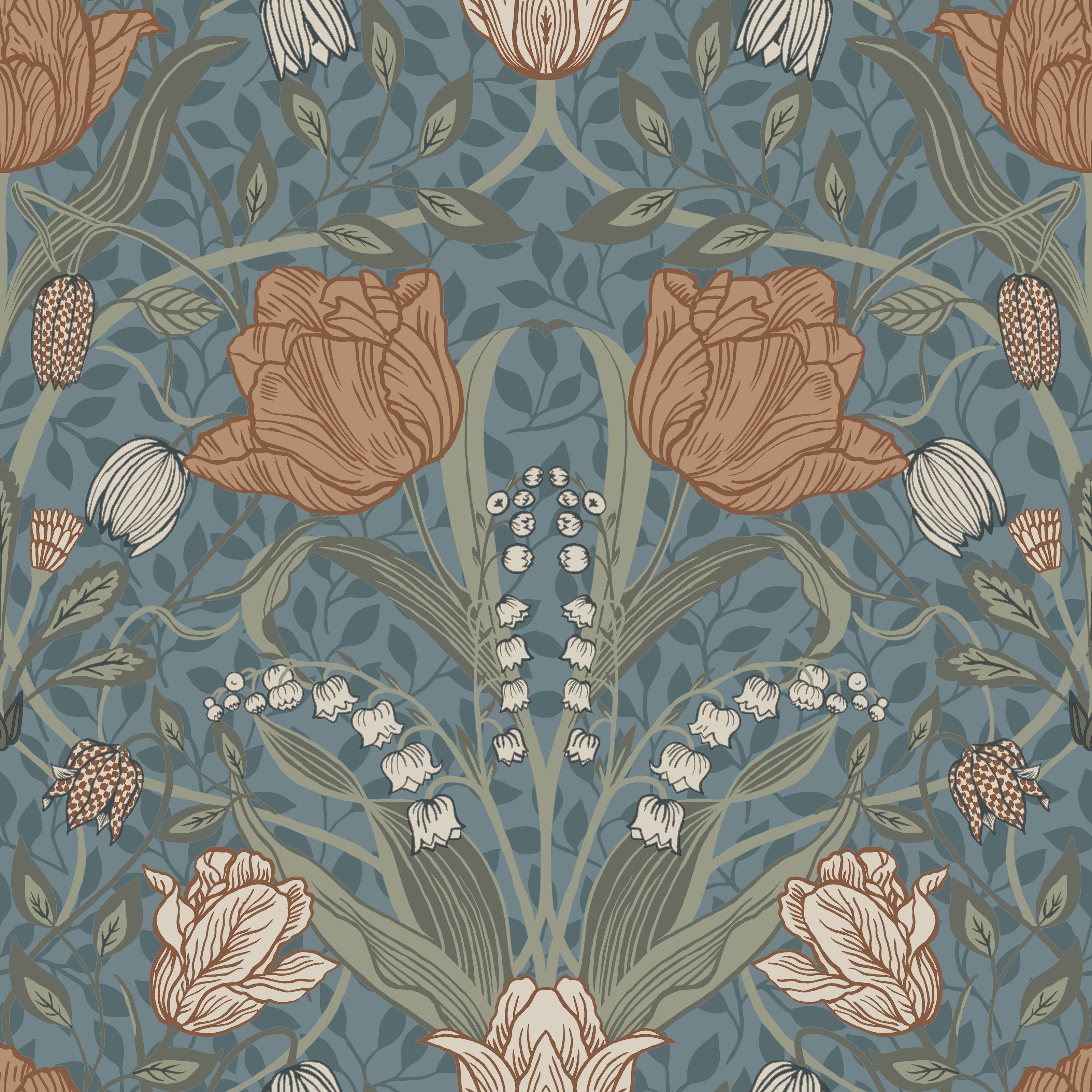 Filippa, blå tapet från Midbec med botaniskt, blommigt mönster i blå. Från kollektionen Apelviken. Nonwoven-material med rak passning.
