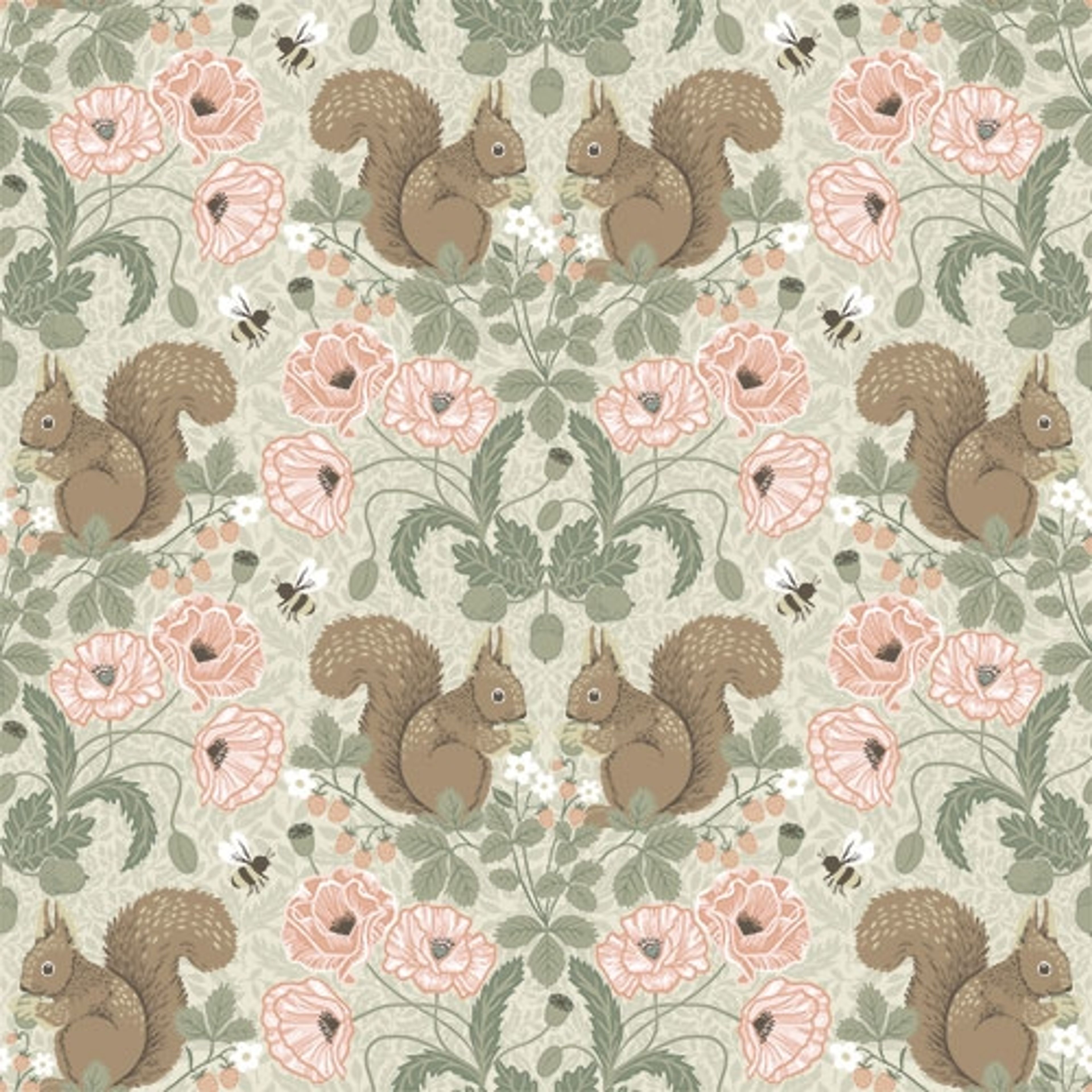 Kurre  blommor och djur, ljusgrön tapet med blommigt mönster i grön och beige. Från kollektionen Grönhaga. Nonwoven-material med rak passning. Country-stil. Passar i barnrum.