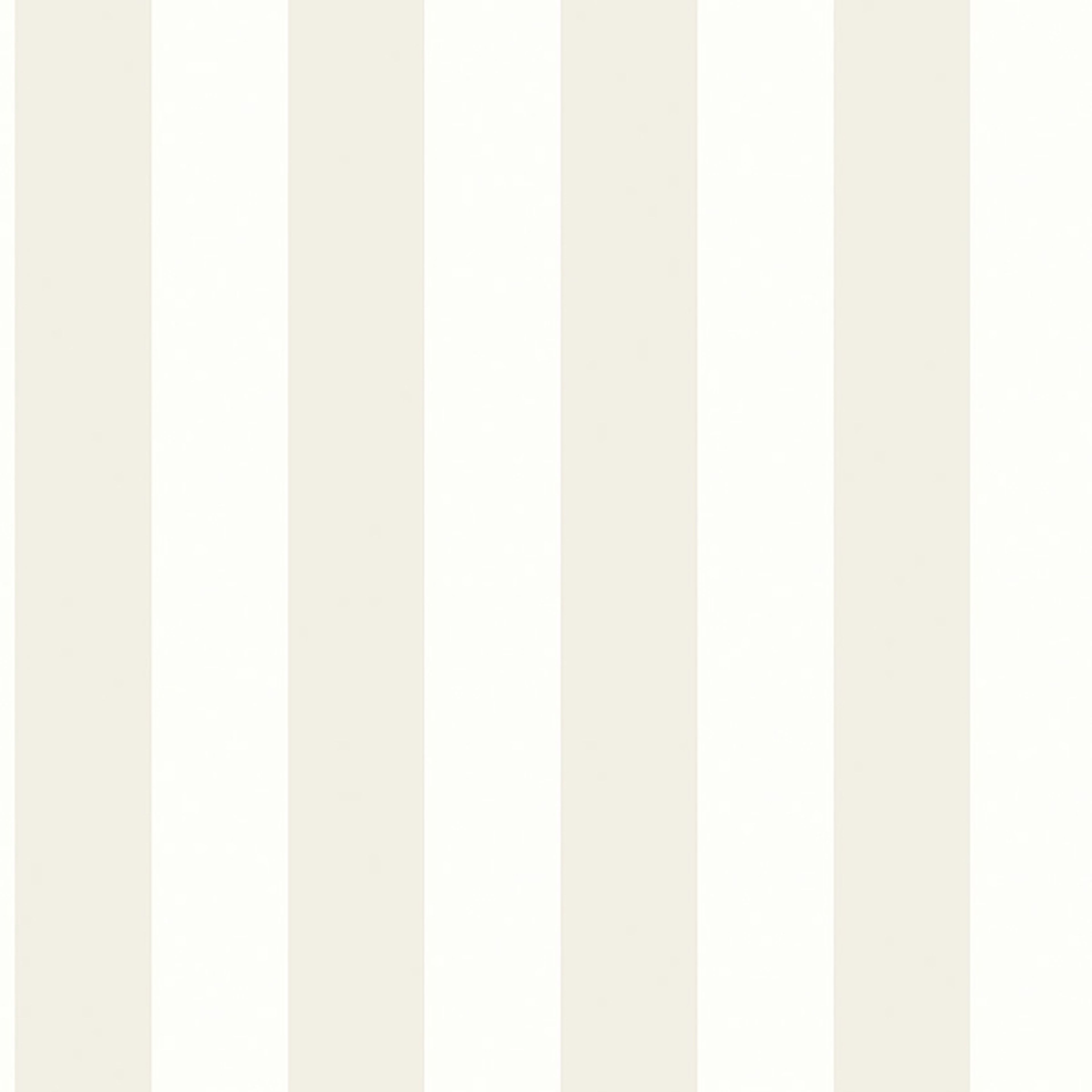 Falsterbo Stripe tapet från Boråstapeter med randigt mönster i beige. Från kollektionen Falsterbo III. Nonwoven-material.
