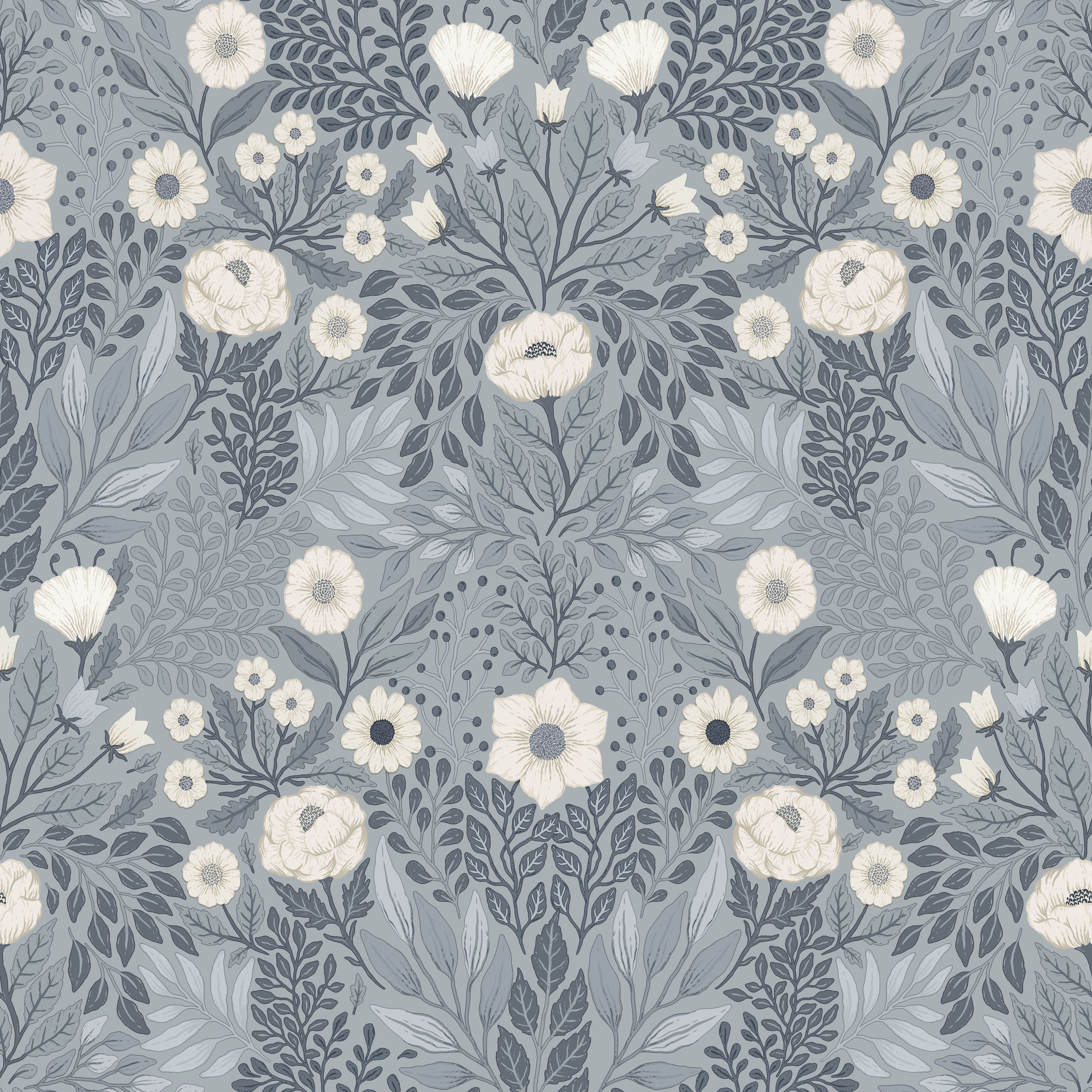 Klara o Tove äng blå, tapet tapet med blommigt mönster i blå. Från kollektionen Klara o Tove. Nonwoven-material med rak passning. Passar i vardagsrum, sovrum och hall.