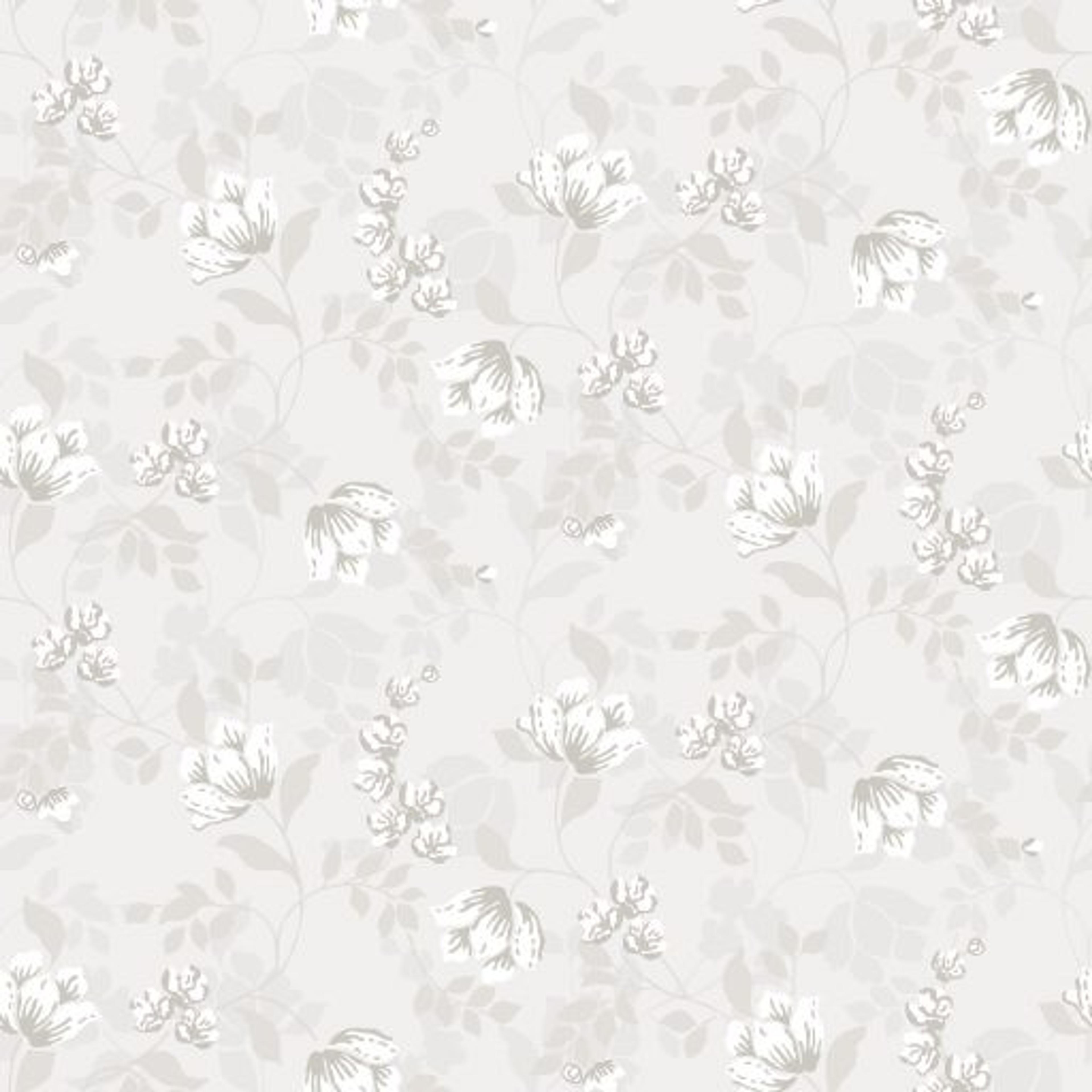 Malin, Silver Grå tapet från duro med blommigt mönster i grå. Från kollektionen Spira. Nonwoven-material med rak passning.