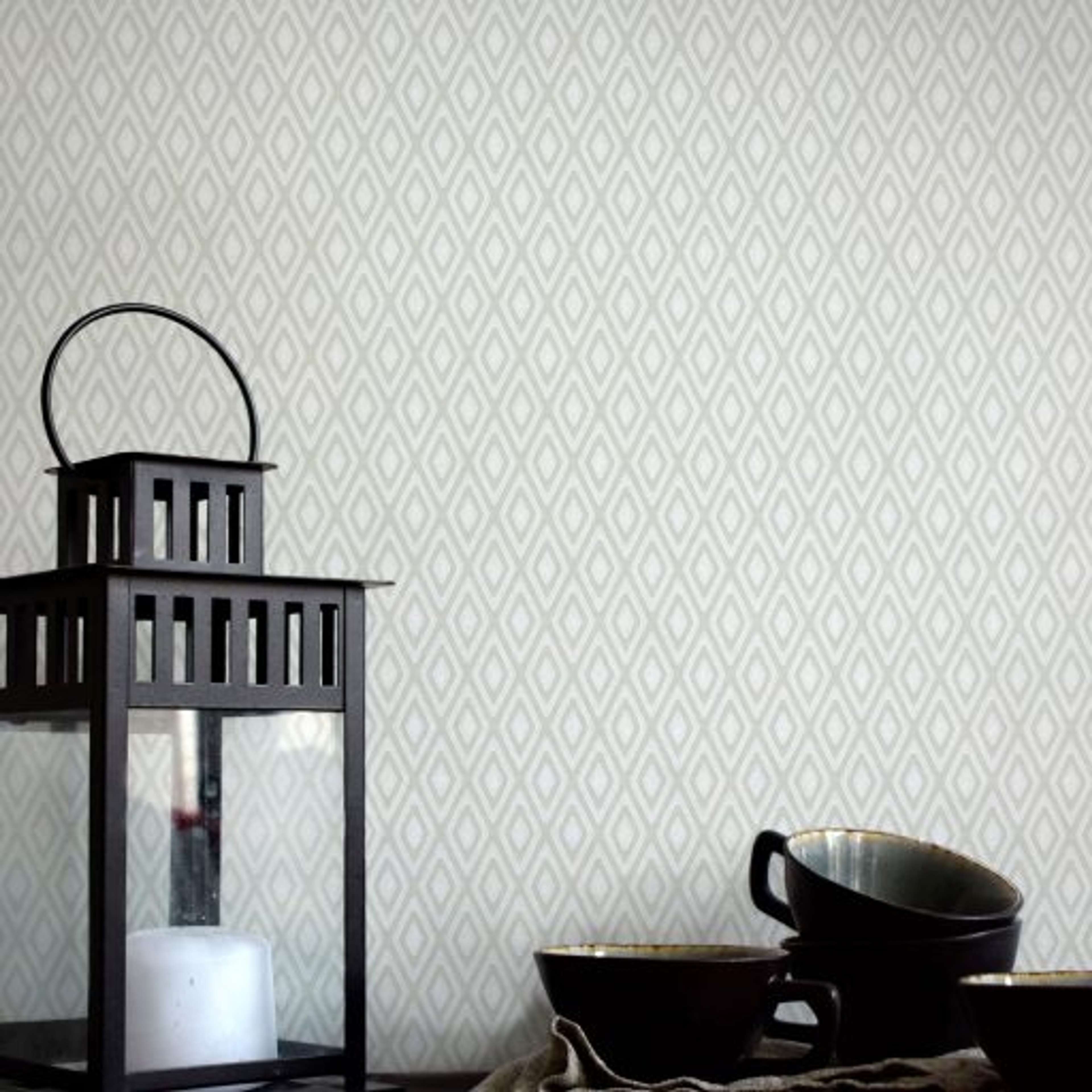 Gåsöga, Grön tapet från duro med rutigt, geometriskt mönster i vit och beige. Från kollektionen Natur. Nonwoven-material med rak passning. Vintage, city-stil.