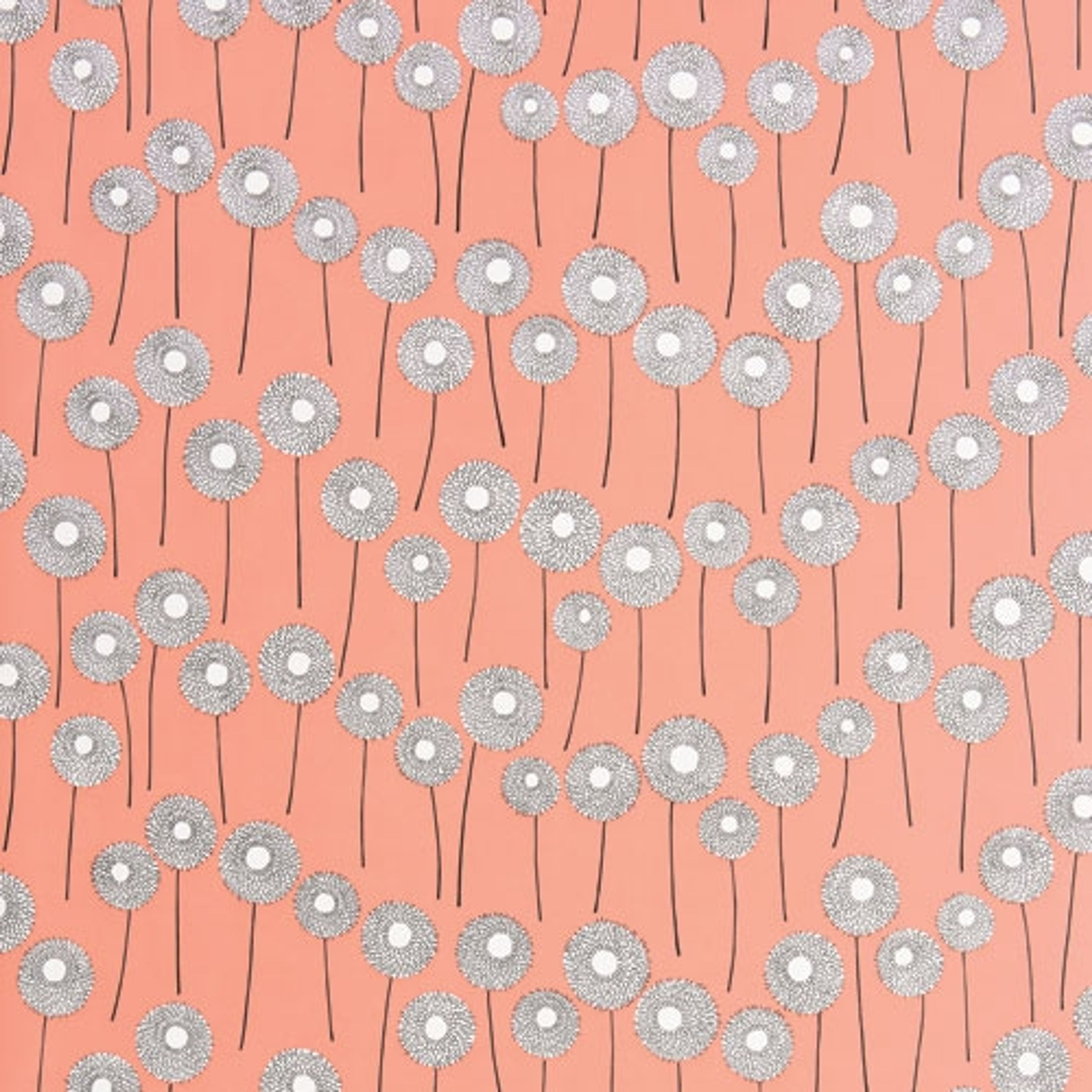 Meadow Honeysuckle tapet från Midbec med blommigt mönster i orange. Från kollektionen Pioneer. Nonwoven-material med förskjuten passning.