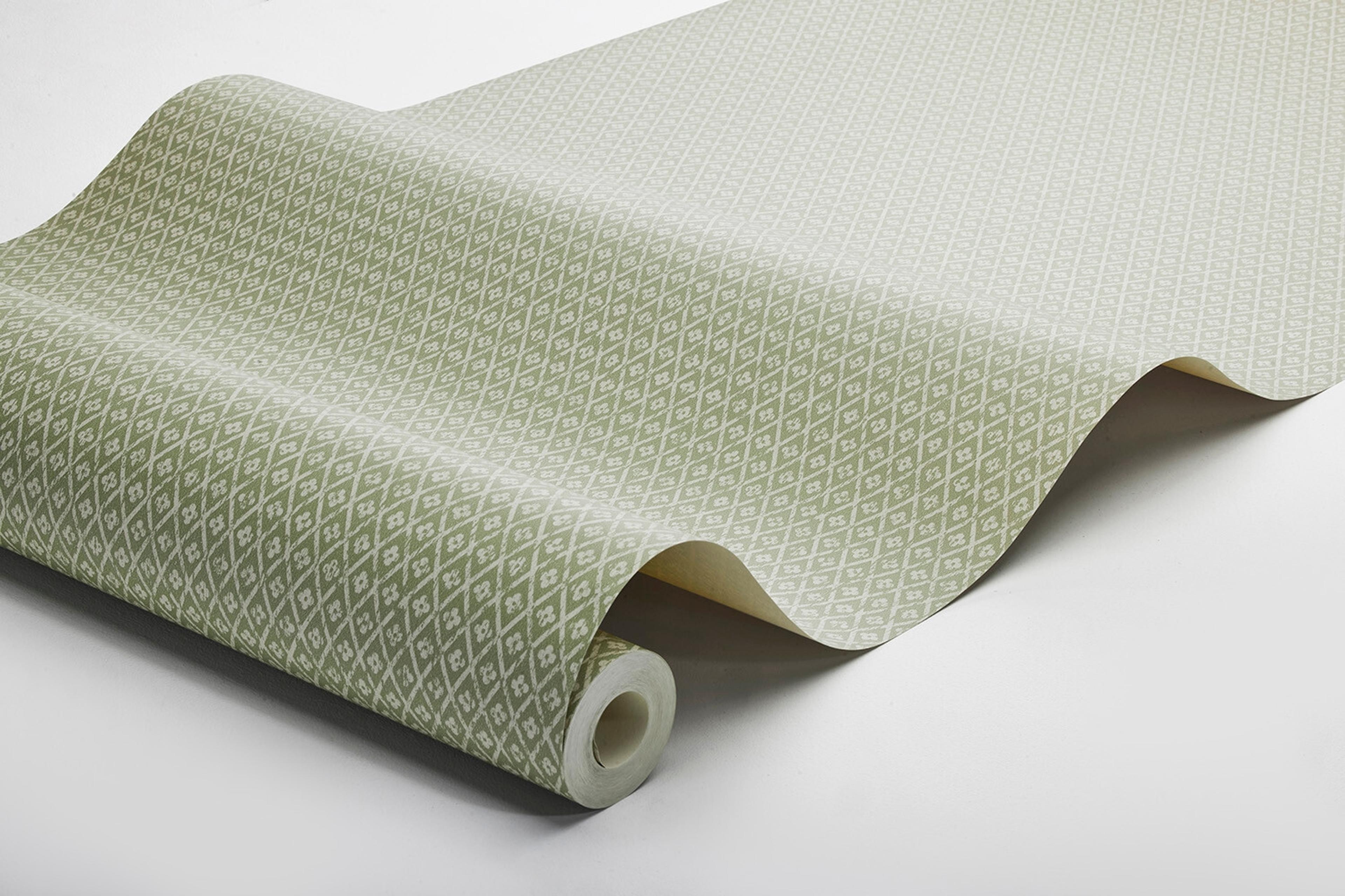 Willowherb tapet med trellis mönster i grön. Från kollektionen Woodland. Nonwoven-material med rak passning.