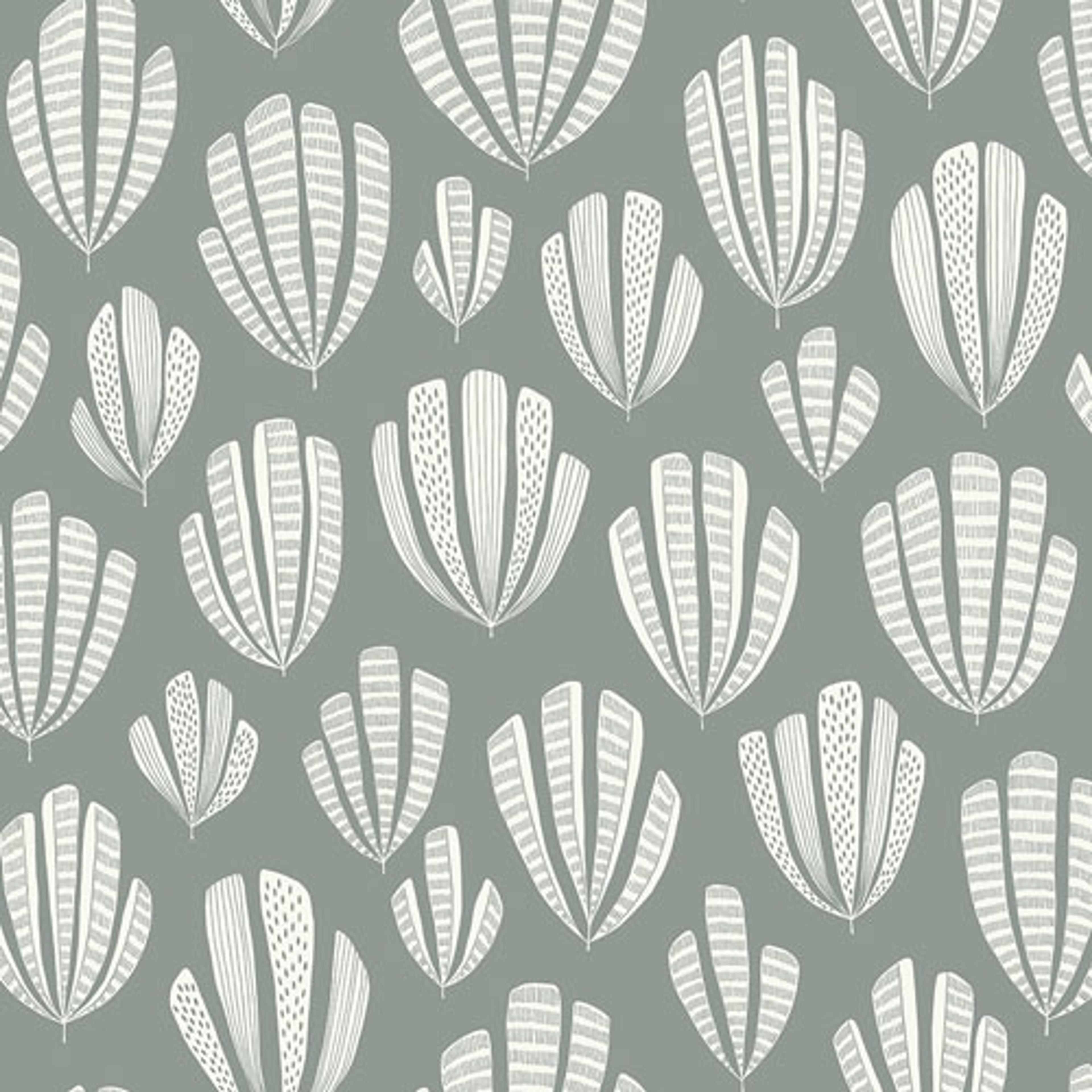 Hoja Silverbirch tapet från Midbec med geometriskt, retro mönster i grå. Från kollektionen Kinfolk. Nonwoven-material med förskjuten passning. Vintage-stil.
