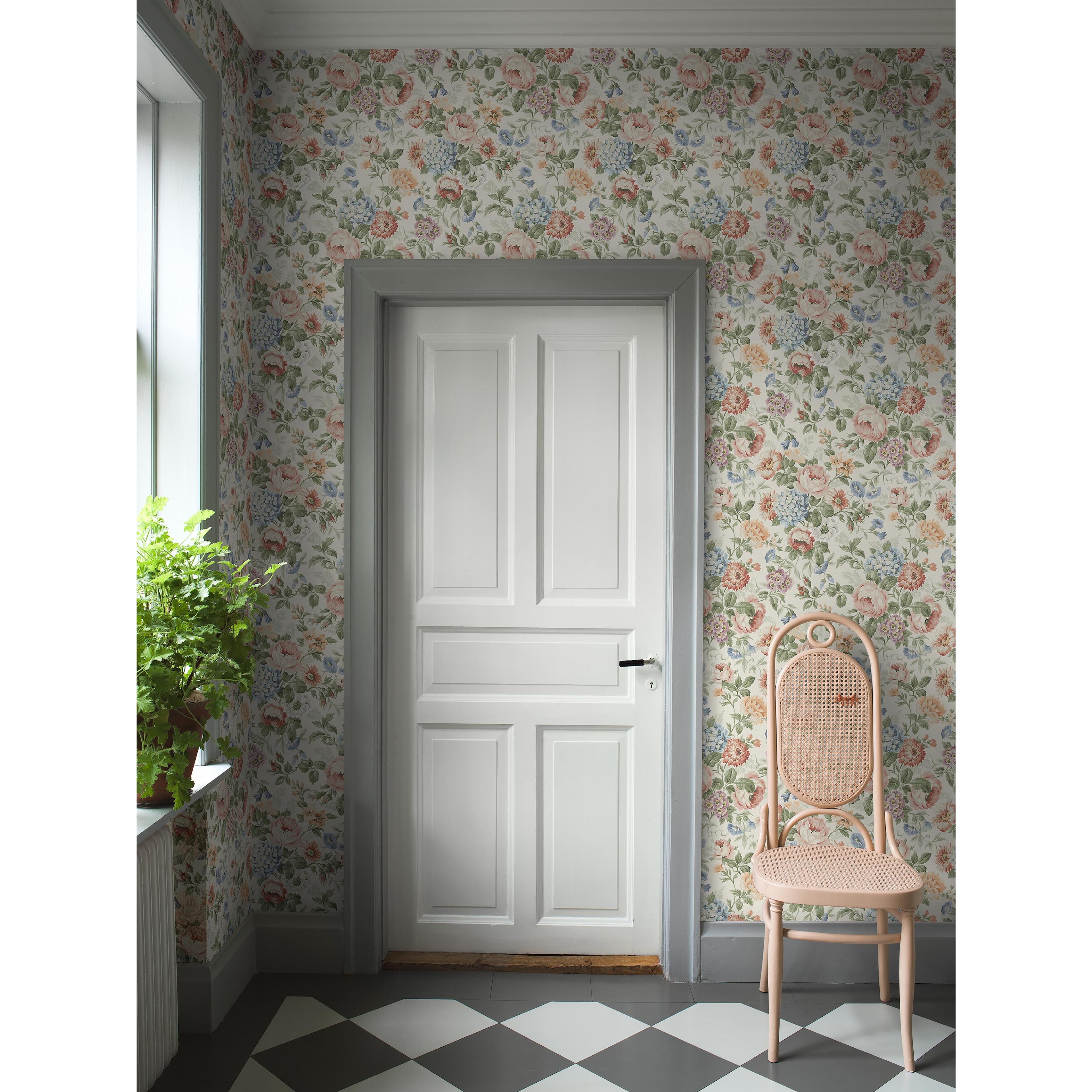 Hortensia vit, tapet tapet med botaniskt, blommigt mönster. Från kollektionen Orangeri. Nonwoven-material med rak passning. Passar i hall.