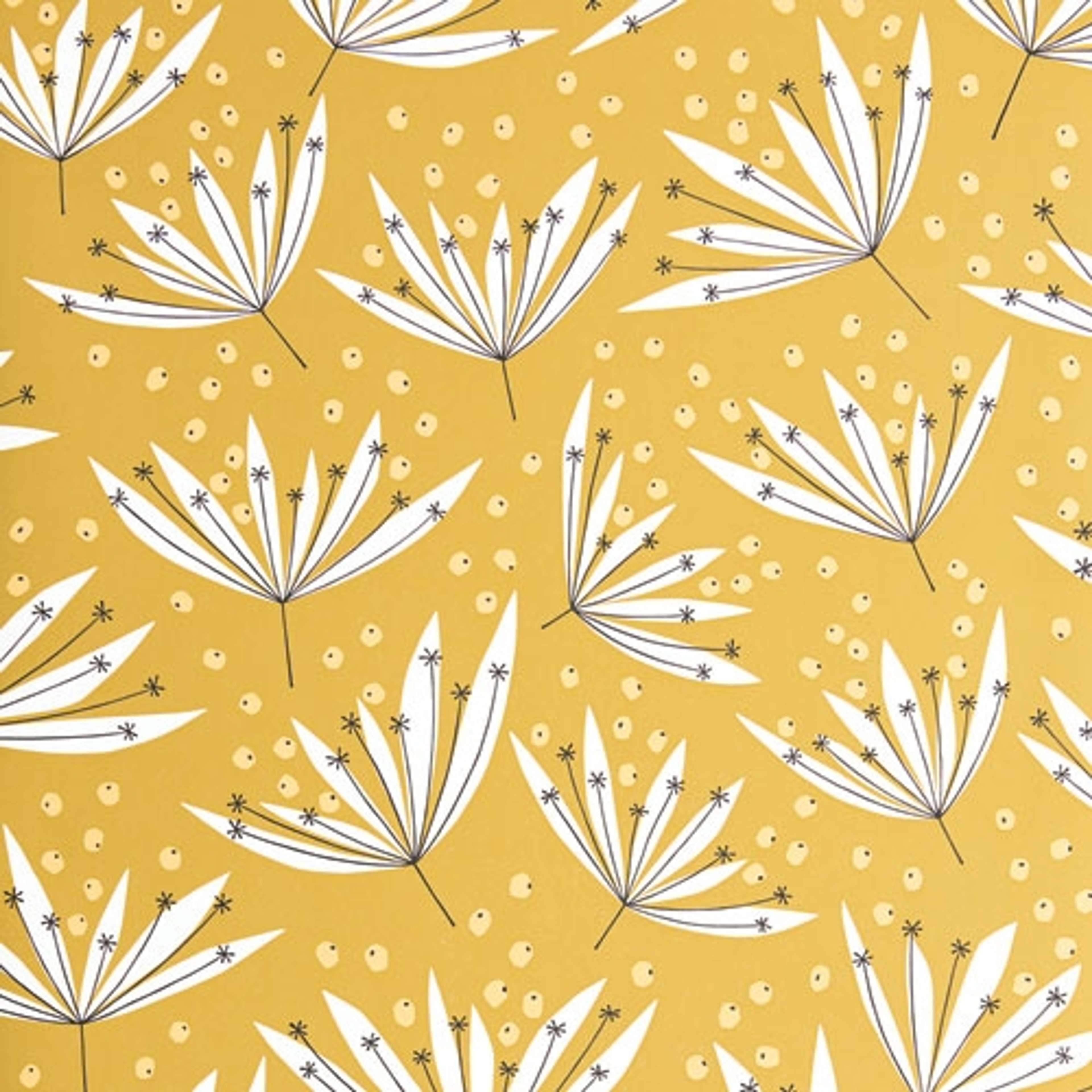 Wildflower Acacia tapet från Midbec med retro mönster i gul. Från kollektionen Pioneer. Nonwoven-material med förskjuten passning.