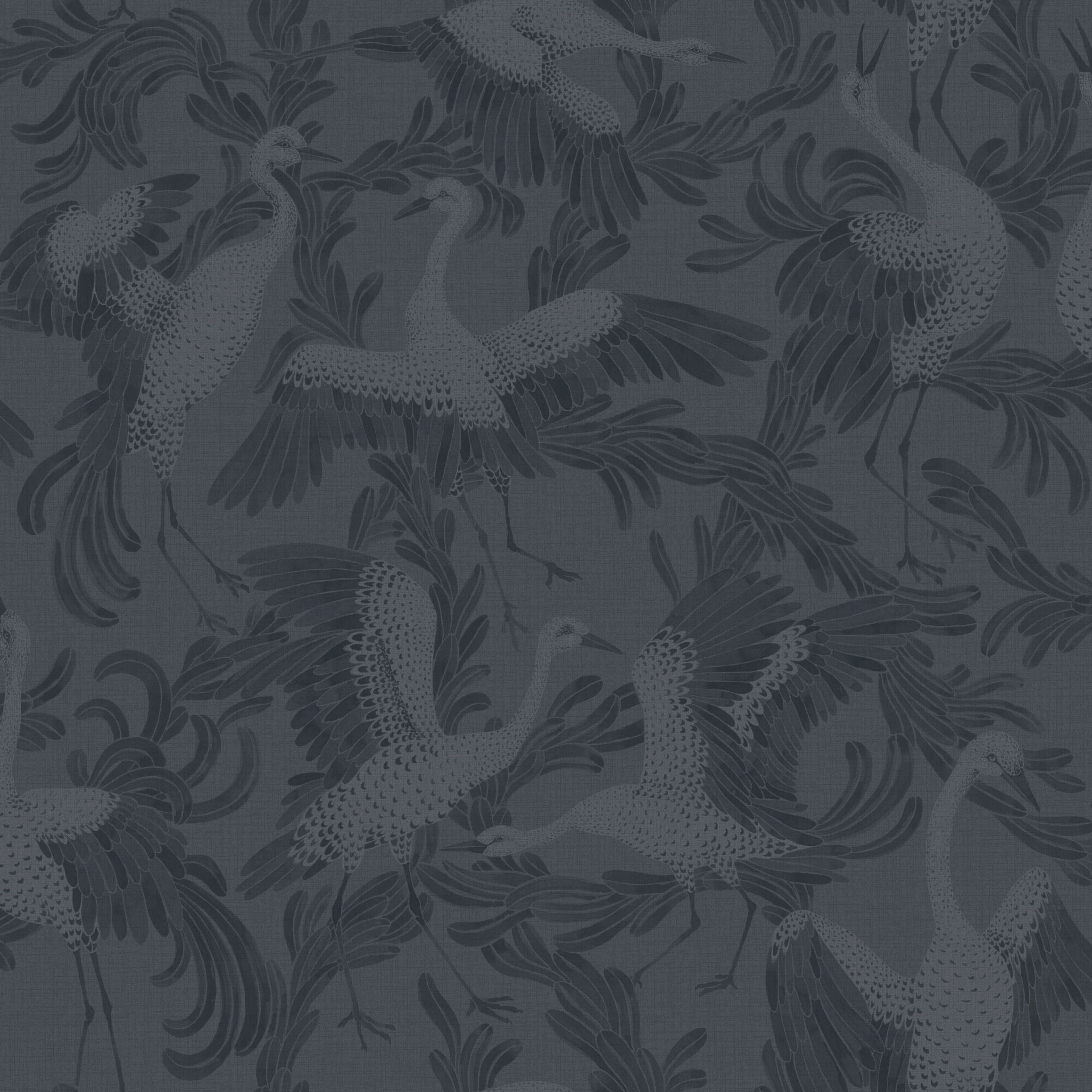 Dancing Crane, mörkblå tapet från Boråstapeter med djur mönster i blå. Från kollektionen Eastern Simplicity. Nonwoven-material med förskjuten passning. Passar i vardagsrum, hall och arbetsrum.