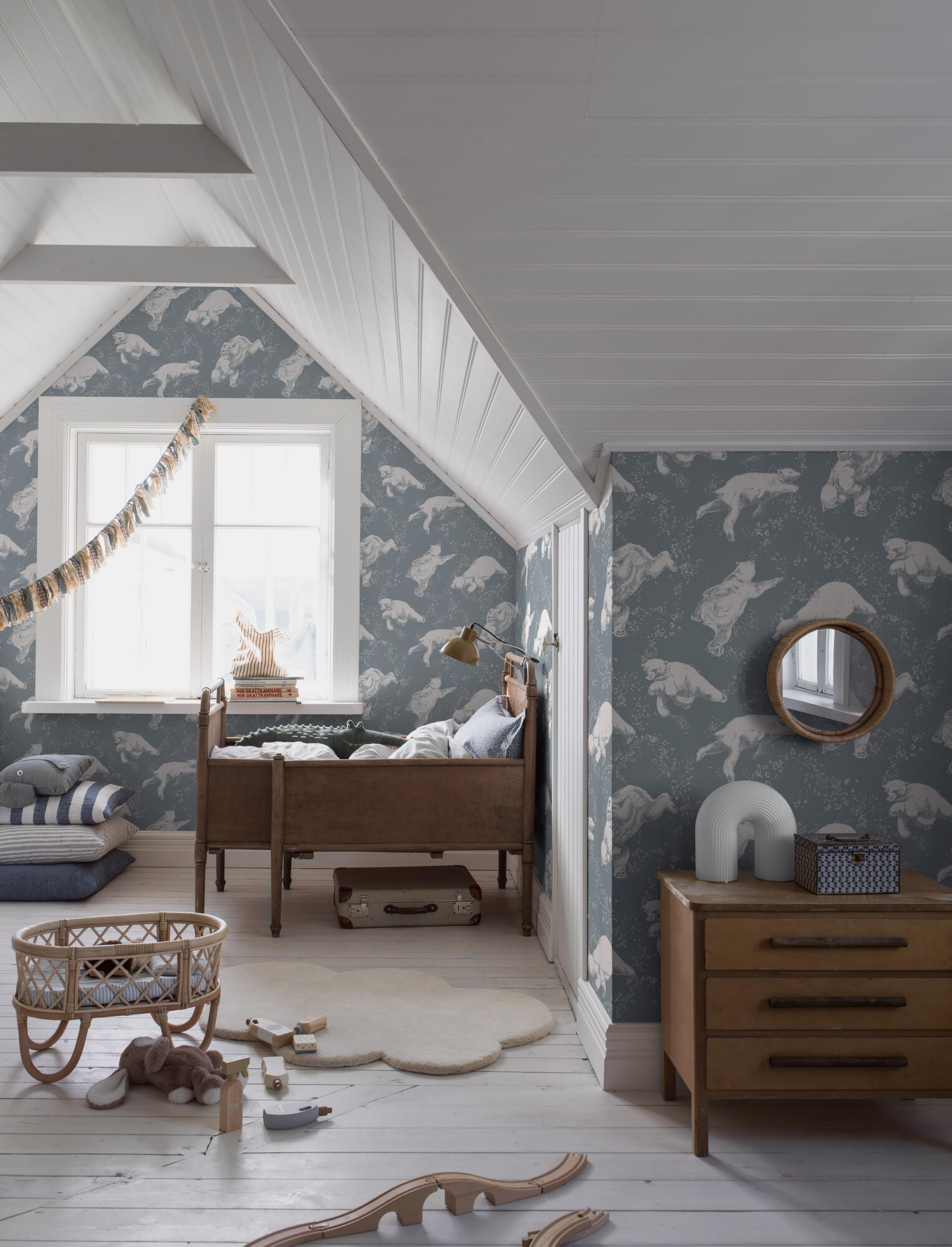 Polarn från Boråstapeter i grön och multifärg. Från kollektionen Scandinavian Designers Mini.
