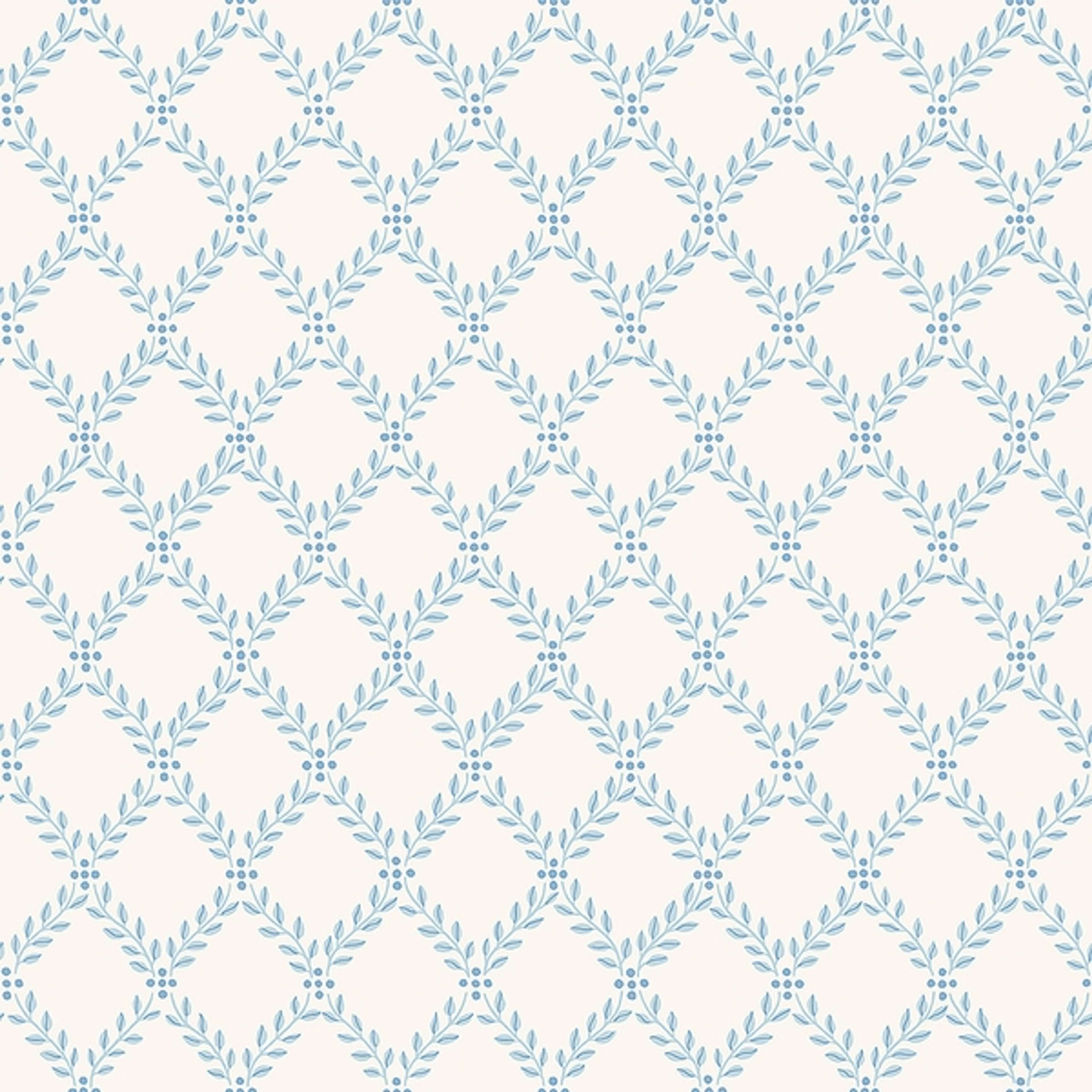 Trellis Leaves, krämvit/blå tapet från Boråstapeter med rutigt, geometriskt, trellis mönster i blå. Från kollektionen Falsterbo III. Nonwoven-material med rak passning.