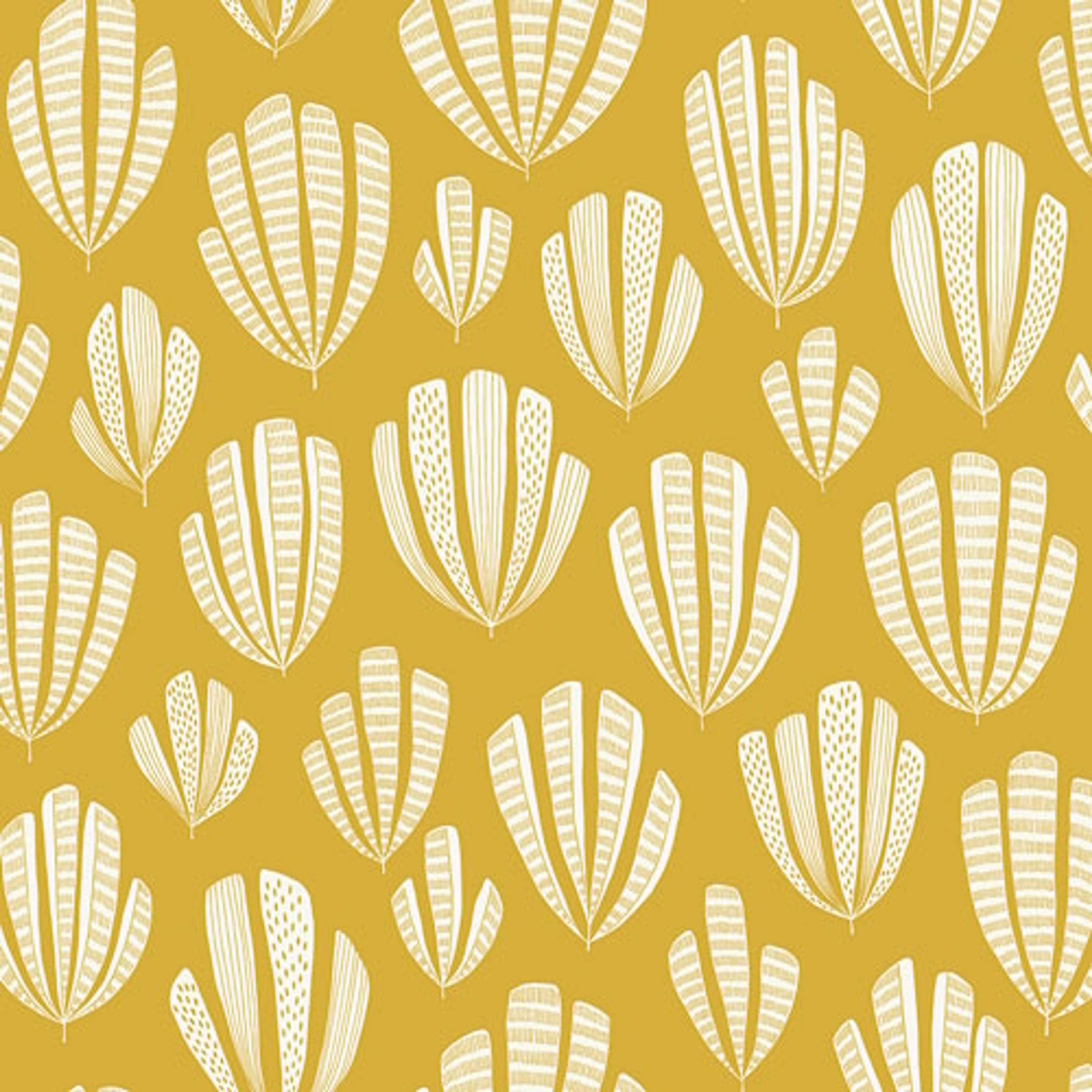 Hoja Lemonstar tapet från Midbec med botaniskt, retro mönster i gul. Från kollektionen Kinfolk. Nonwoven-material med förskjuten passning.