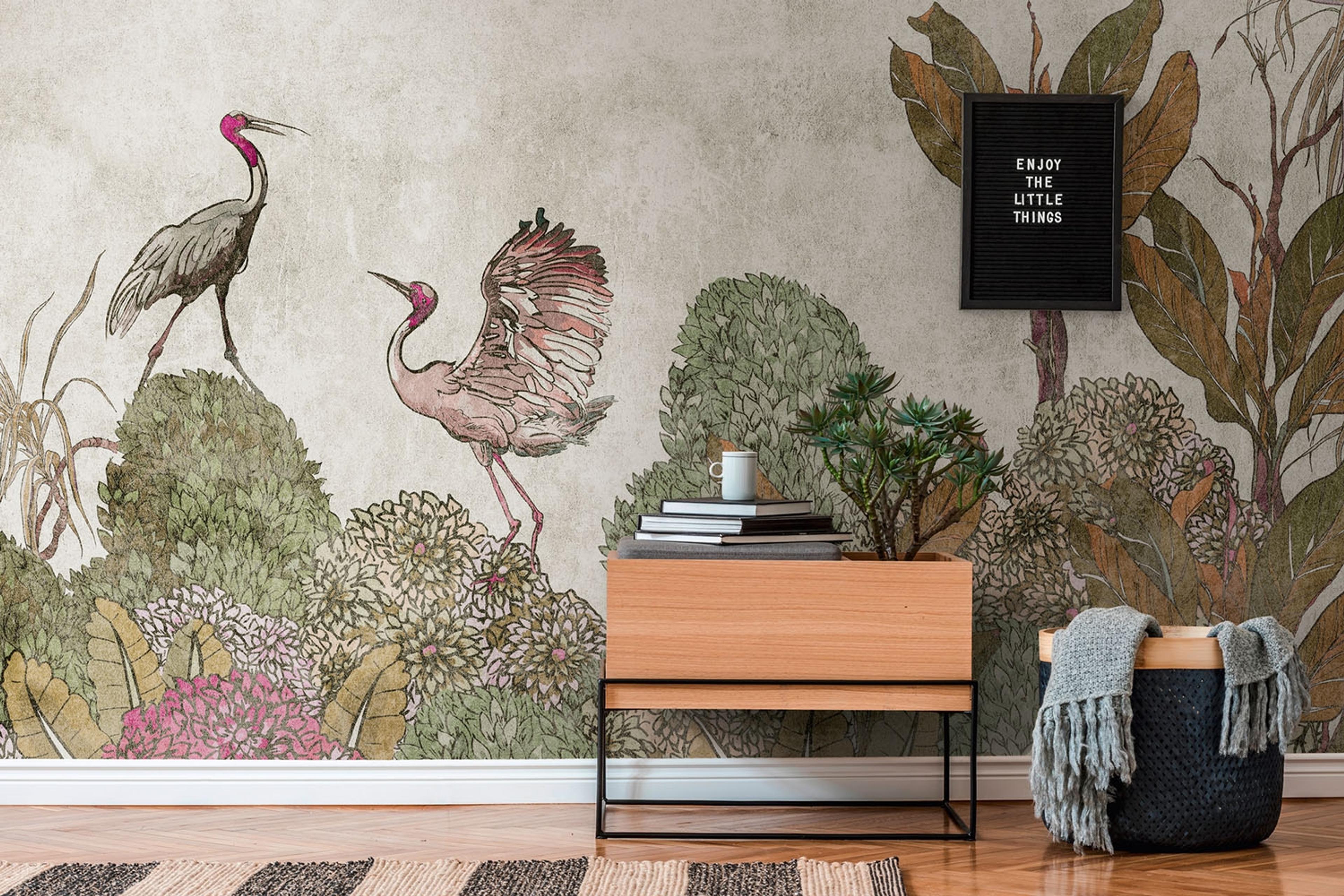 Botanic & Jungle tapet med botaniskt mönster i grå och brun. Från kollektionen The Wall. Nonwoven-material. Passar i vardagsrum och matsal.