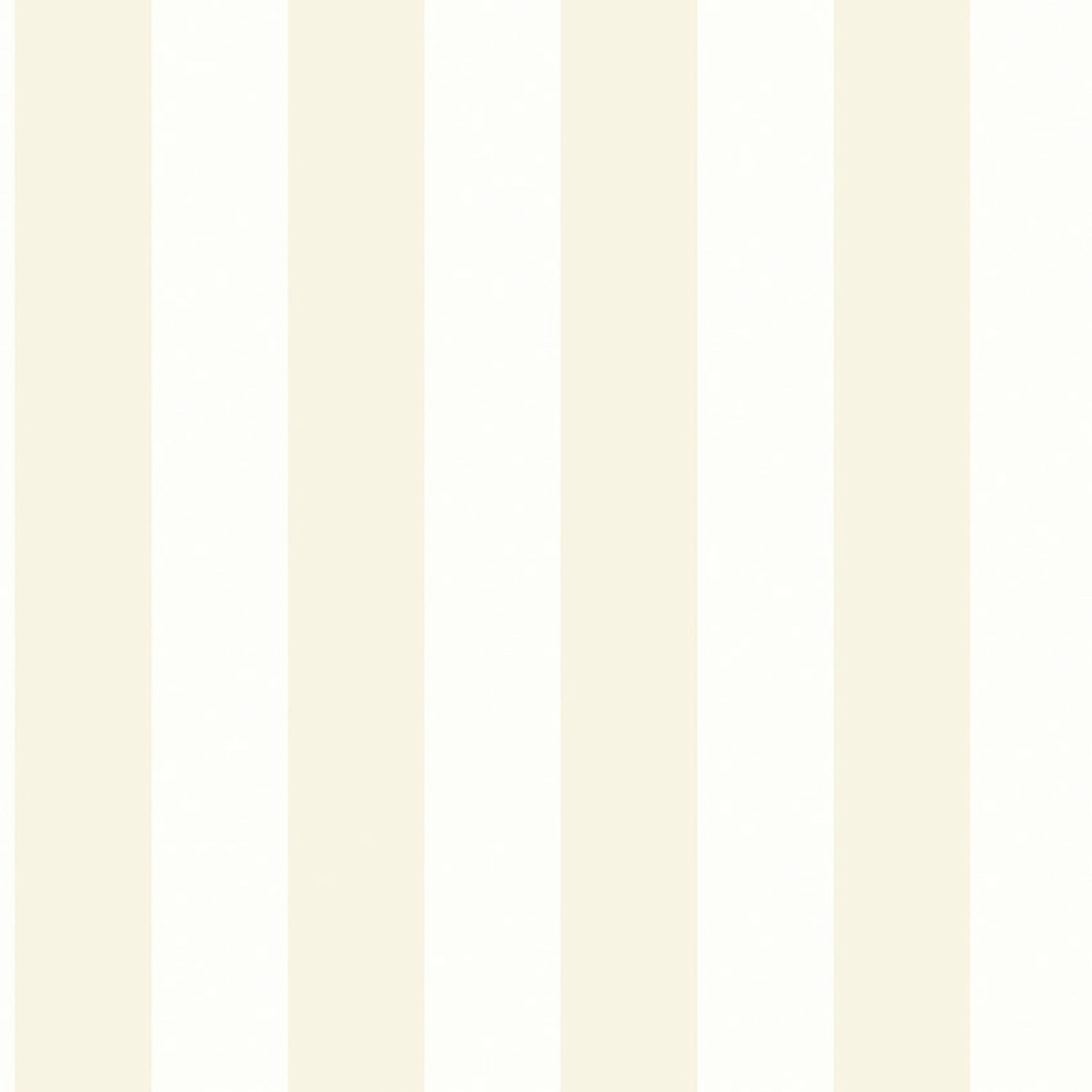 Falsterbo Stripe tapet från Boråstapeter med randigt mönster i beige. Från kollektionen Falsterbo III. Nonwoven-material.