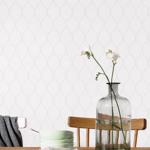 Våg, Silver/Beige tapet från duro med geometriskt mönster i beige. Från kollektionen Spira. Nonwoven-material med rak passning.