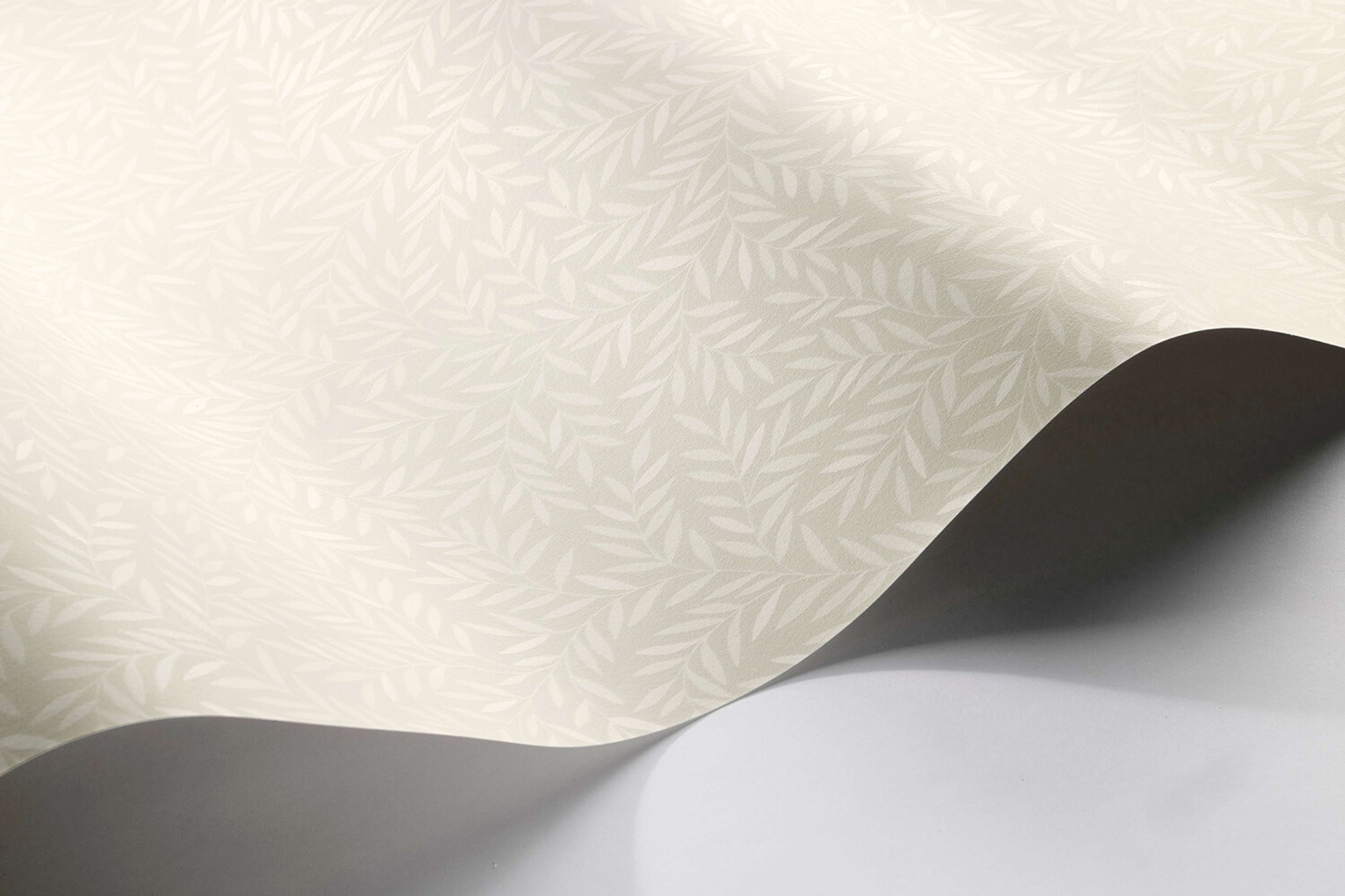 Borosan 21 8611 tapet med botaniskt mönster i beige. Från kollektionen Borosan 21. Papper-material med rak passning.