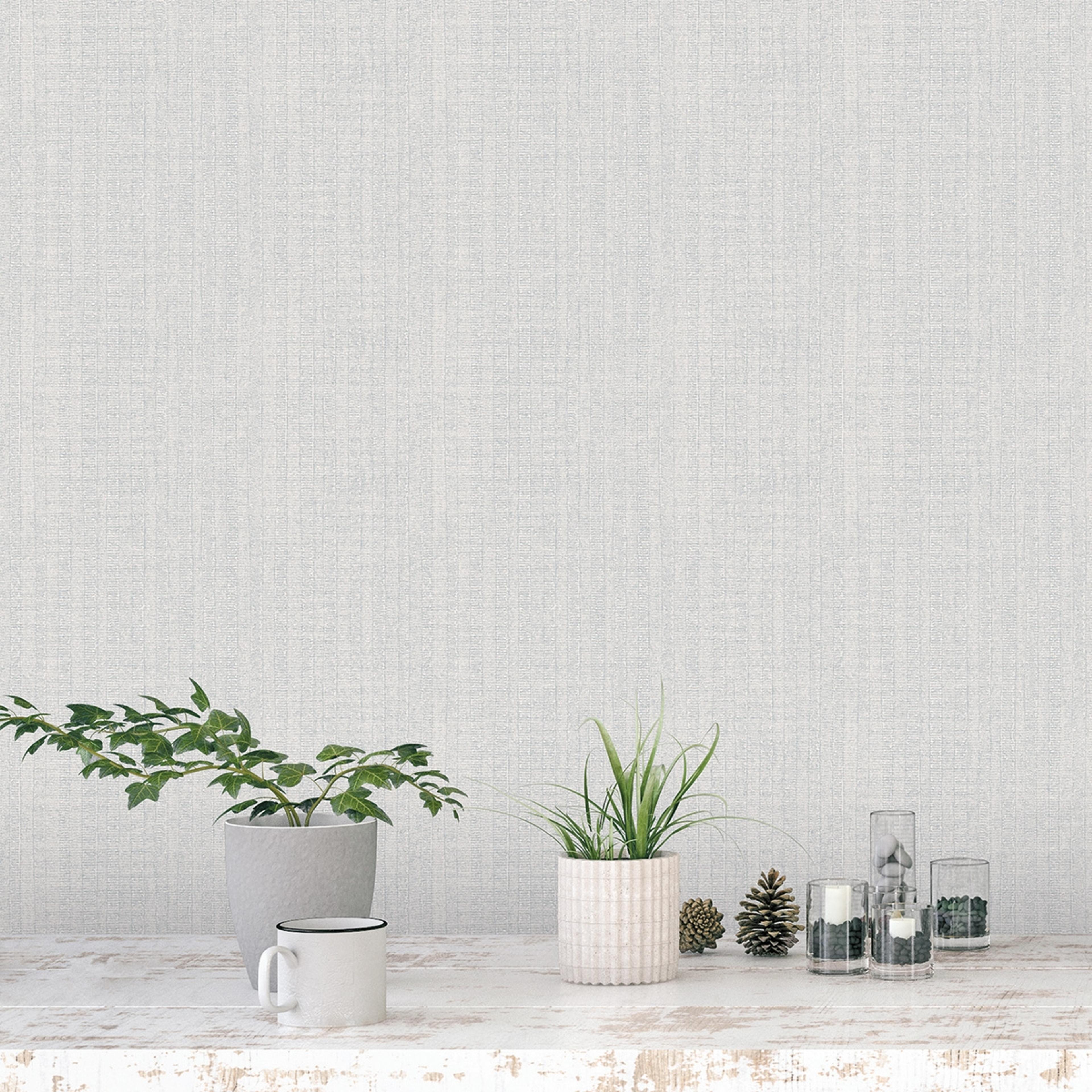 Moss Stripe tapet i ljusgrå tapet med randigt mönster i grå. Från kollektionen bazaar. Nonwoven-material med rak passning. Passar i vardagsrum och matsal.