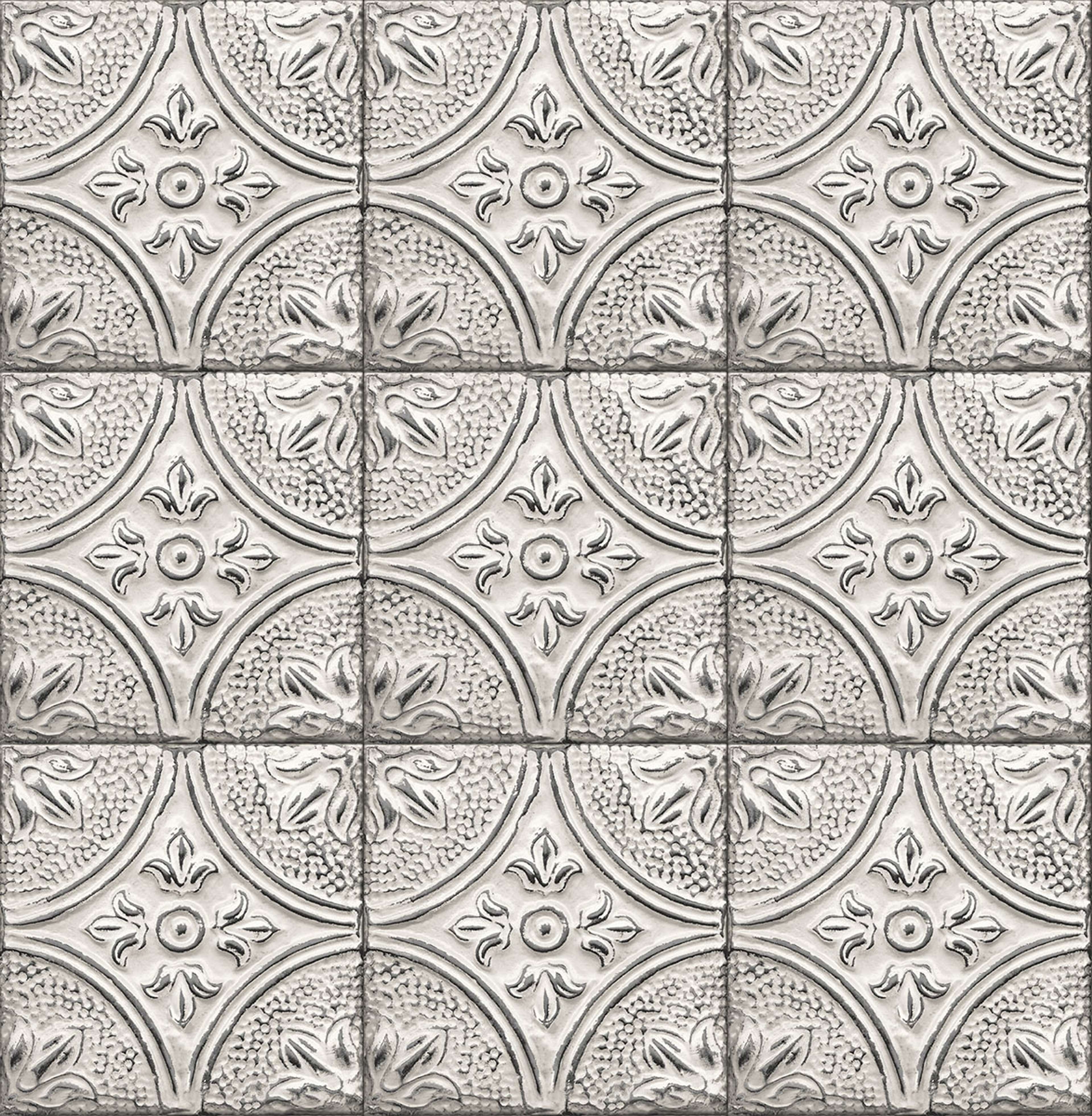 Tin Tile tapet i silver tapet med rutigt mönster i grå. Från kollektionen trilogy. Nonwoven-material med rak passning. Passar i vardagsrum och matsal.