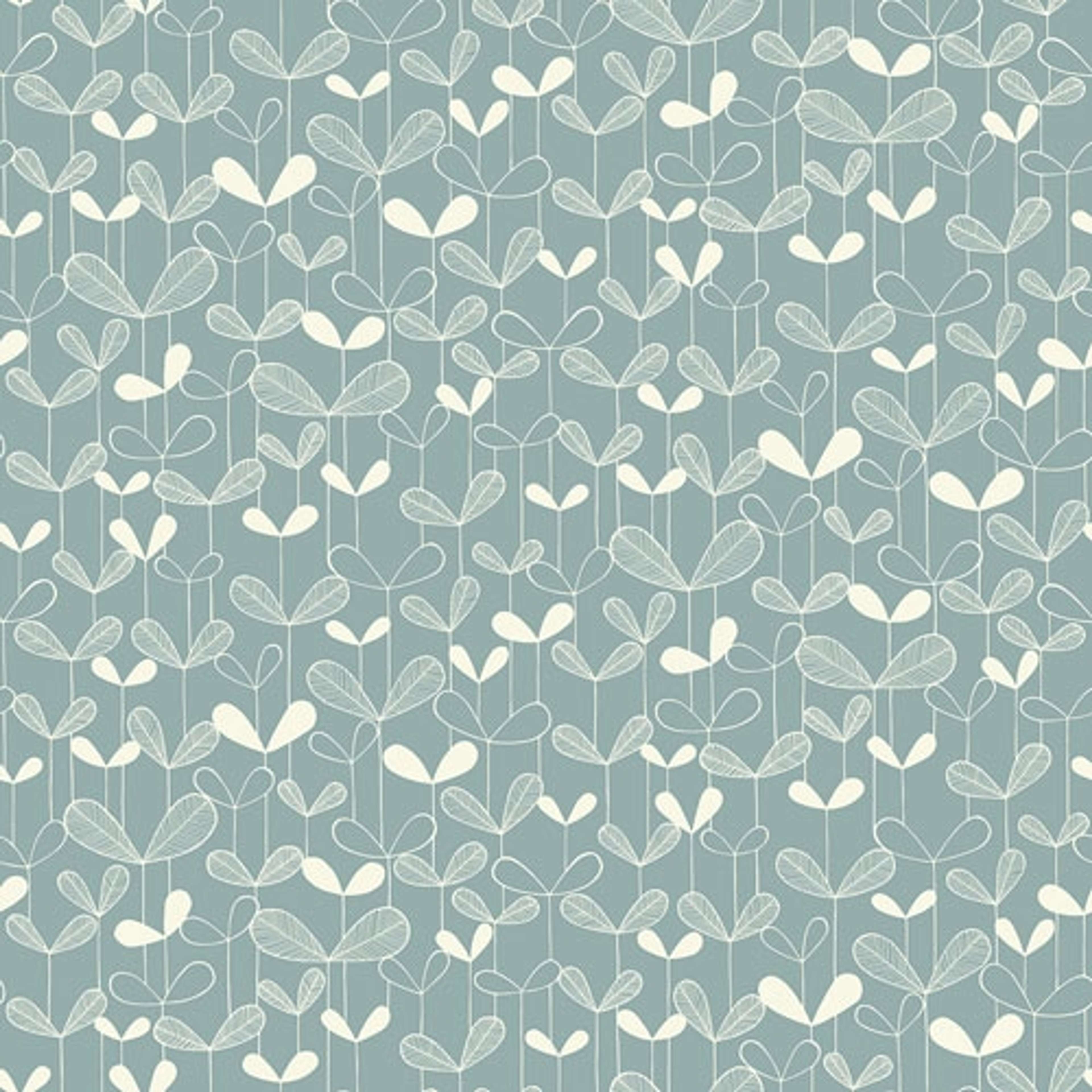 Saplings Ether tapet från Midbec med botaniskt, retro mönster i blå. Från kollektionen Kinfolk. Nonwoven-material med förskjuten passning.