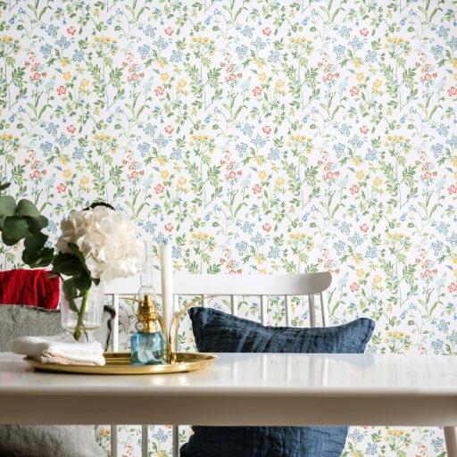 Juni, Multi tapet från duro med blommigt mönster i grön. Från kollektionen Natur. Nonwoven-material med rak passning.