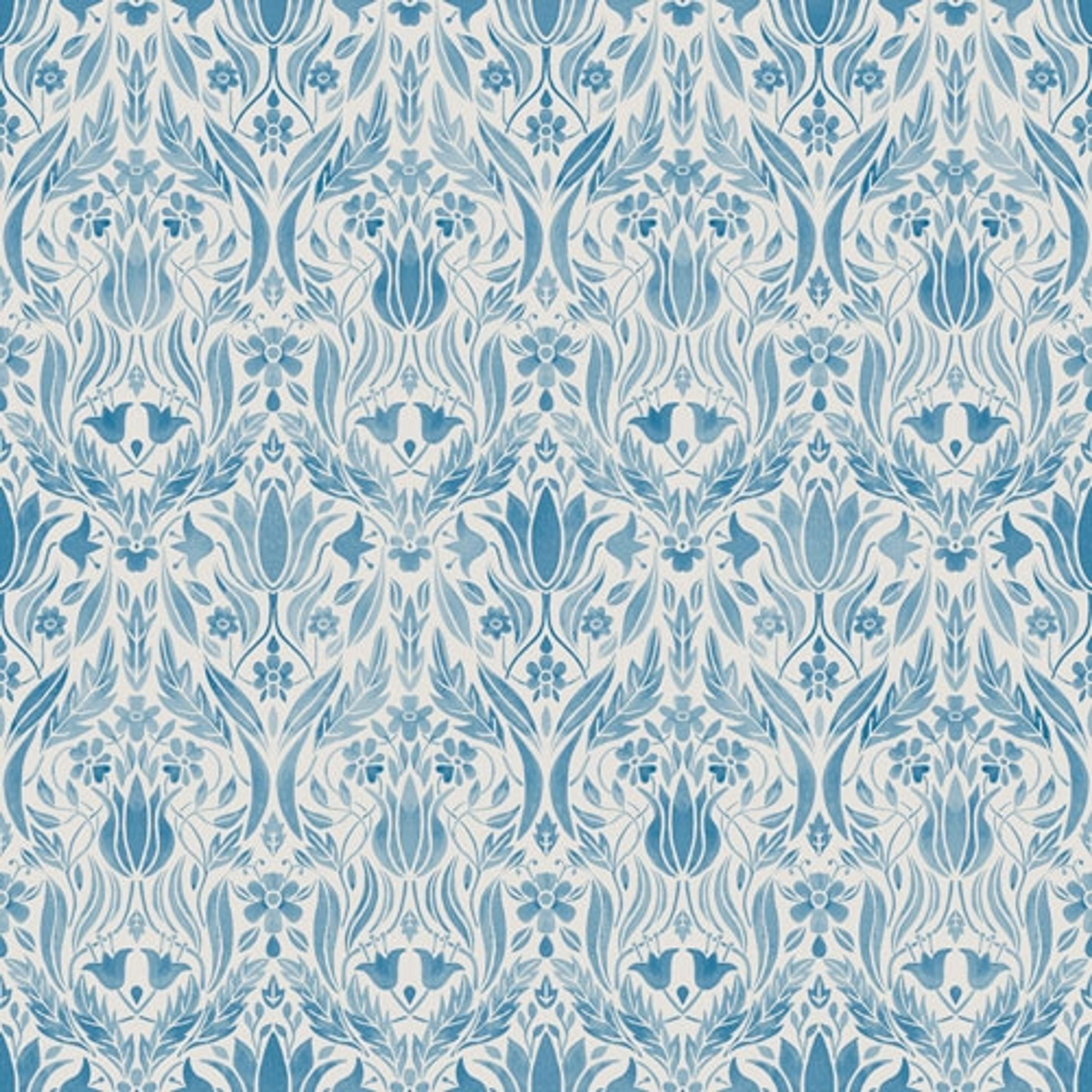 Ludvig småblommig, blå tapet från Midbec med botaniskt mönster i blå. Från kollektionen Blomstermåla. Nonwoven-material med rak passning.