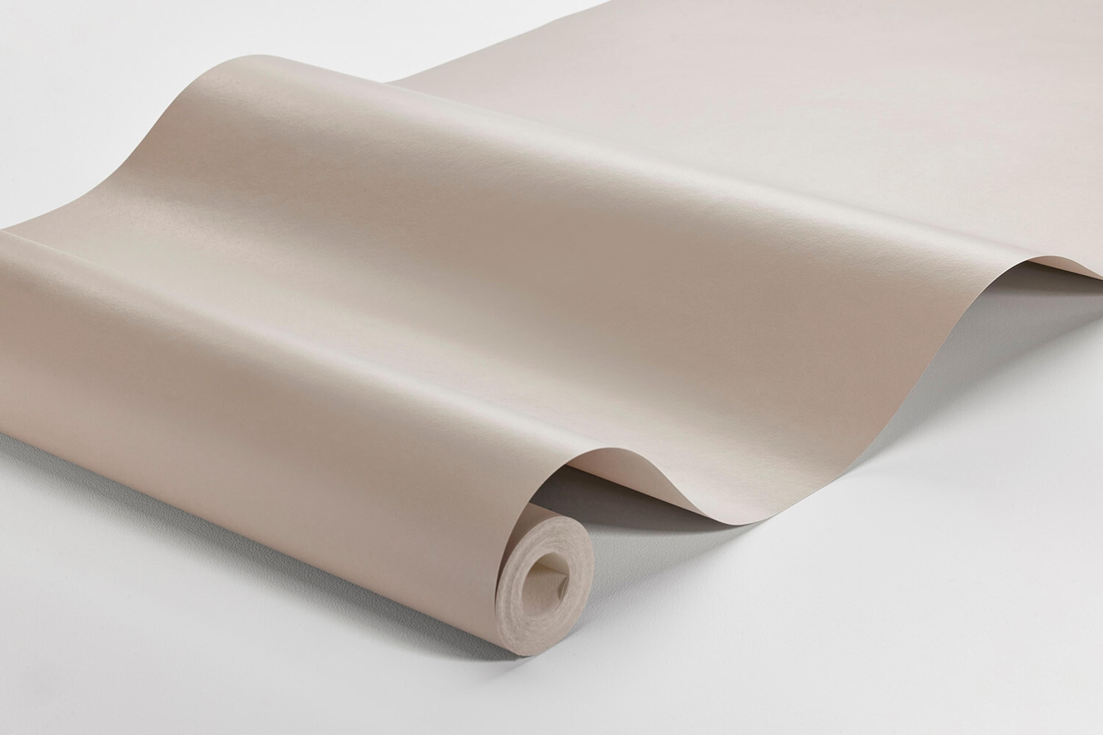 Portabello tapet enfärgad i beige. Från kollektionen Pigment. Nonwoven-material.