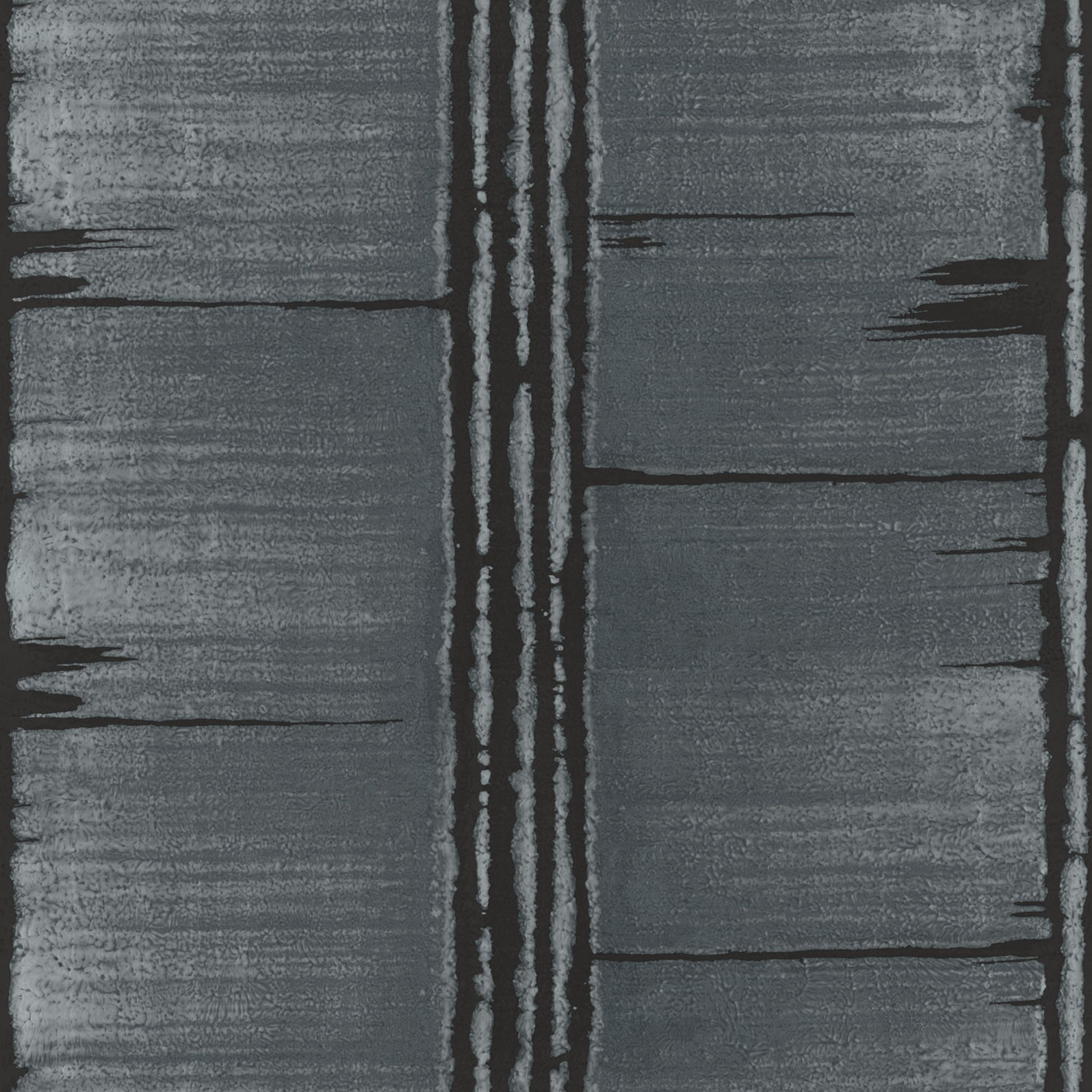 Bark Stripe tapet i blå tapet med randigt mönster i blå. Från kollektionen bazaar. Nonwoven-material med förskjuten passning. Passar i vardagsrum och matsal.