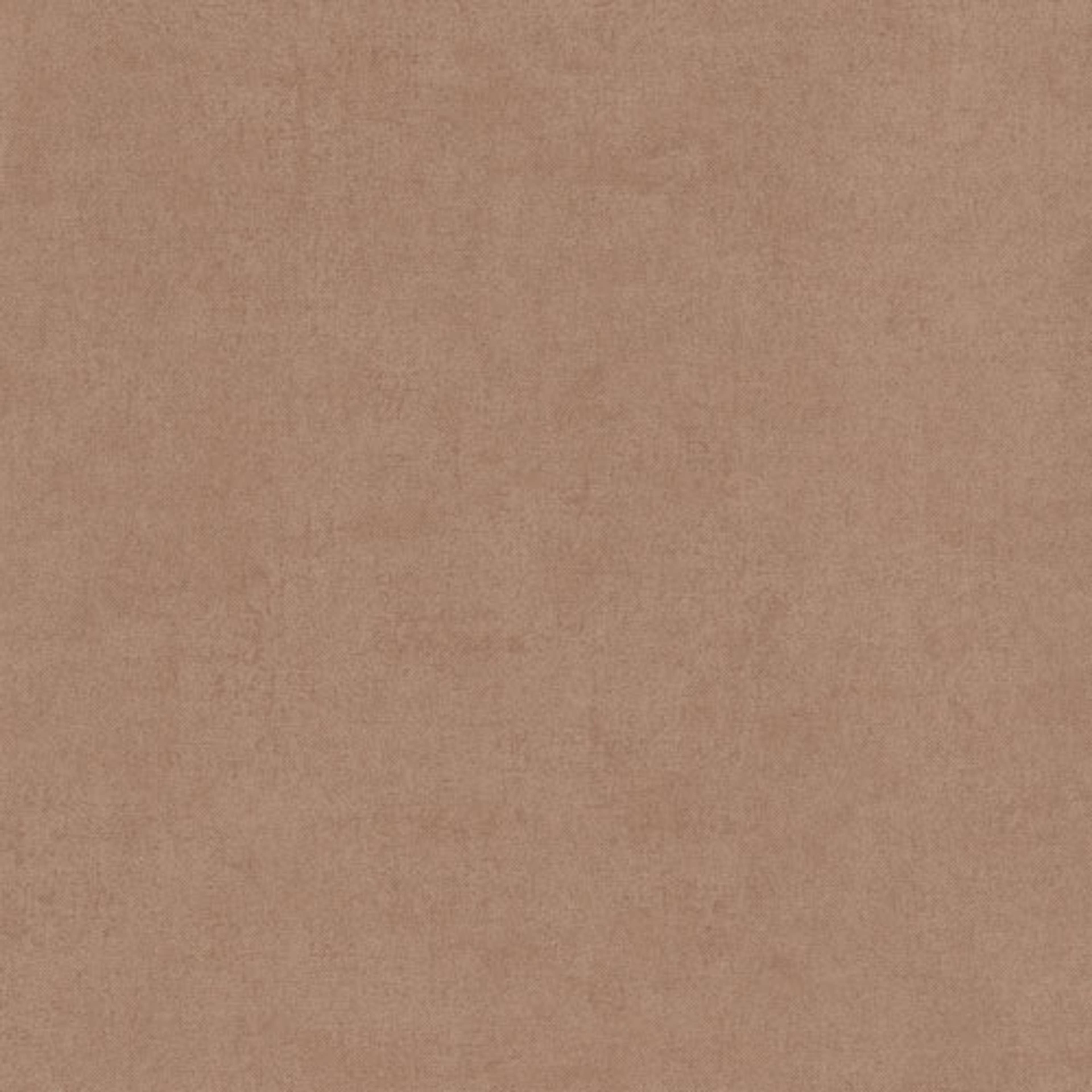 Lys Sierra tapet tapet från Midbec enfärgad i brun. Från kollektionen Tribute. Nonwoven-material. Passar i vardagsrum, matsal och hall.